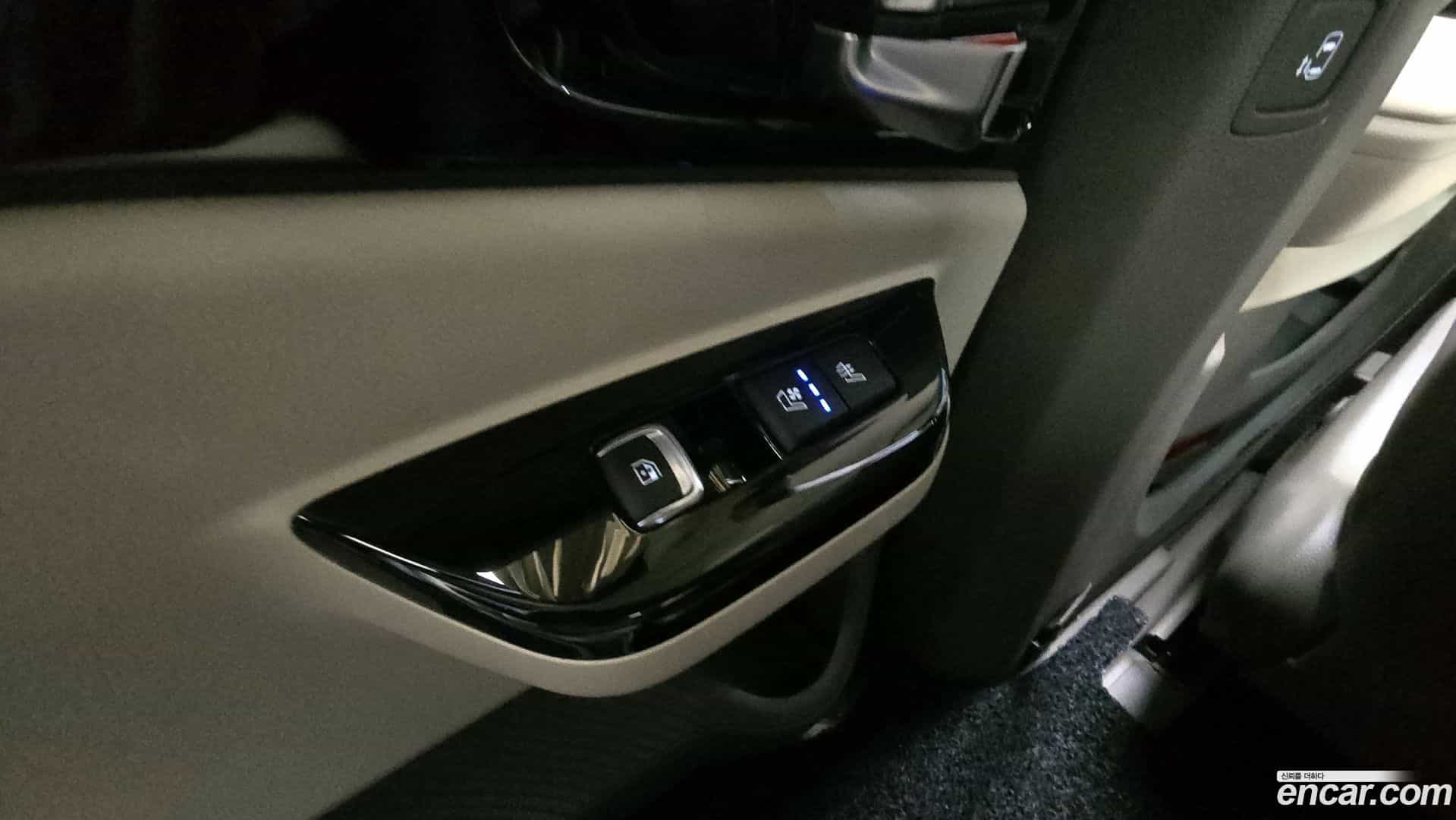 Canival Kia 2023.8-OPTION-022