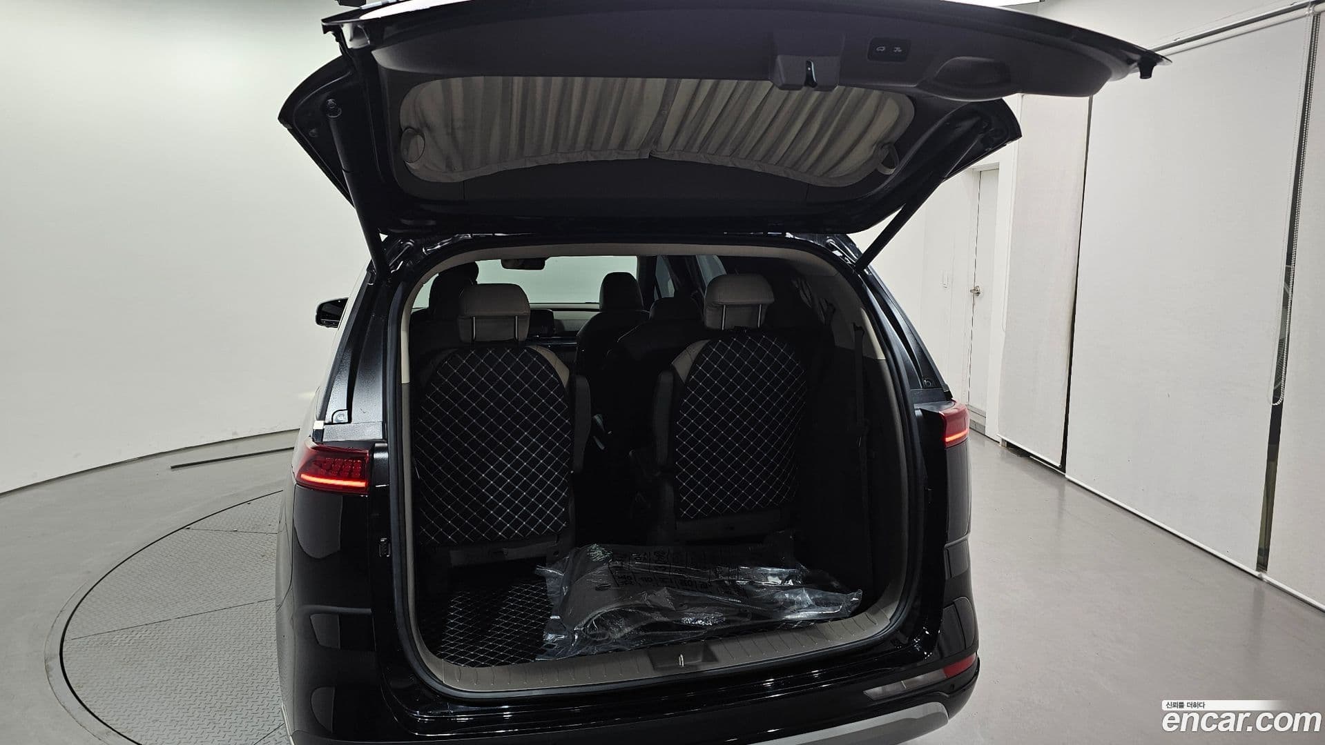 Main__Slider__Photo:Canival Kia 2023.8-19