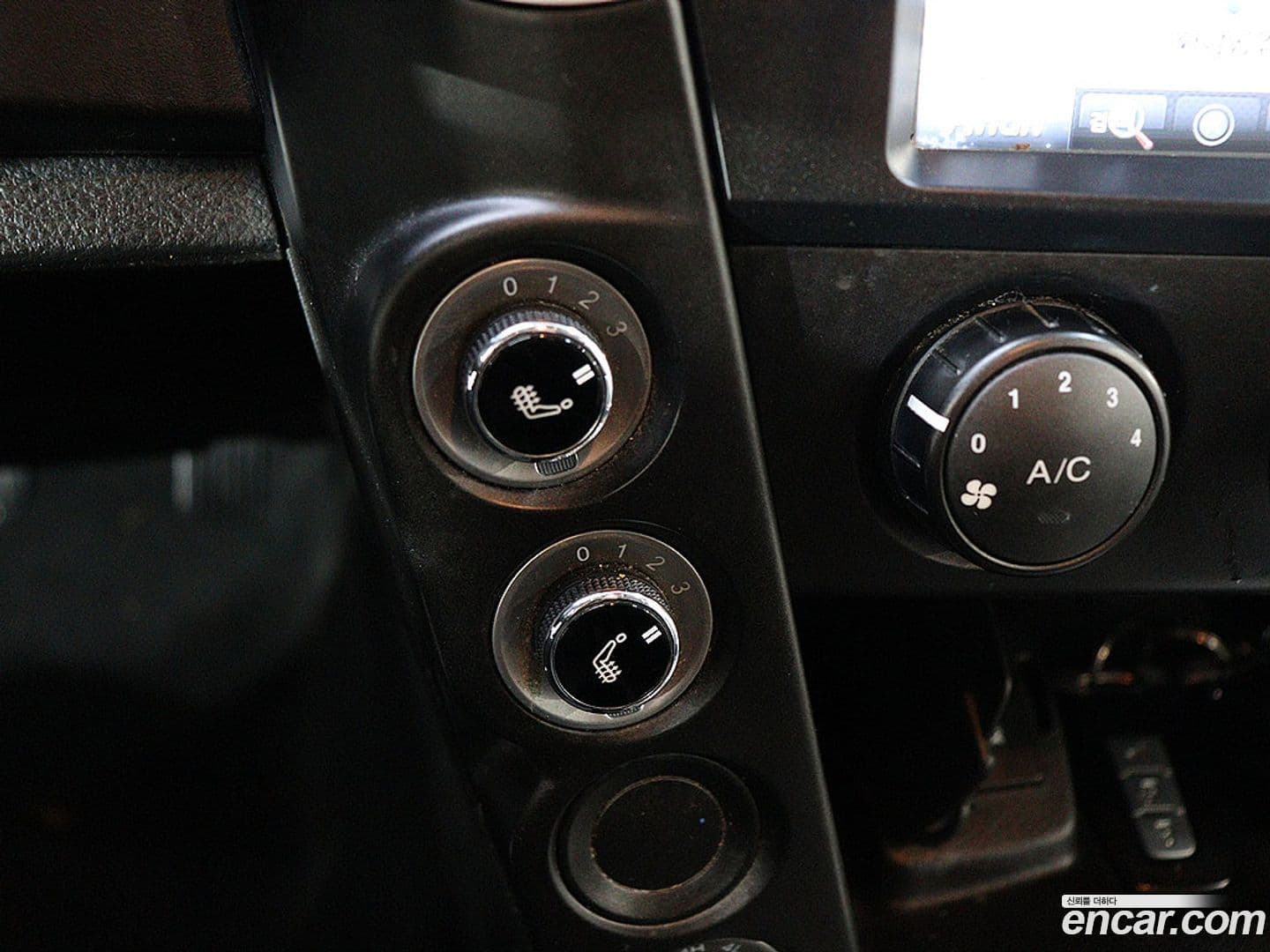 Main__Slider__Photo:KORANDO KG_Mobility_Ssangyong 2017.8-11