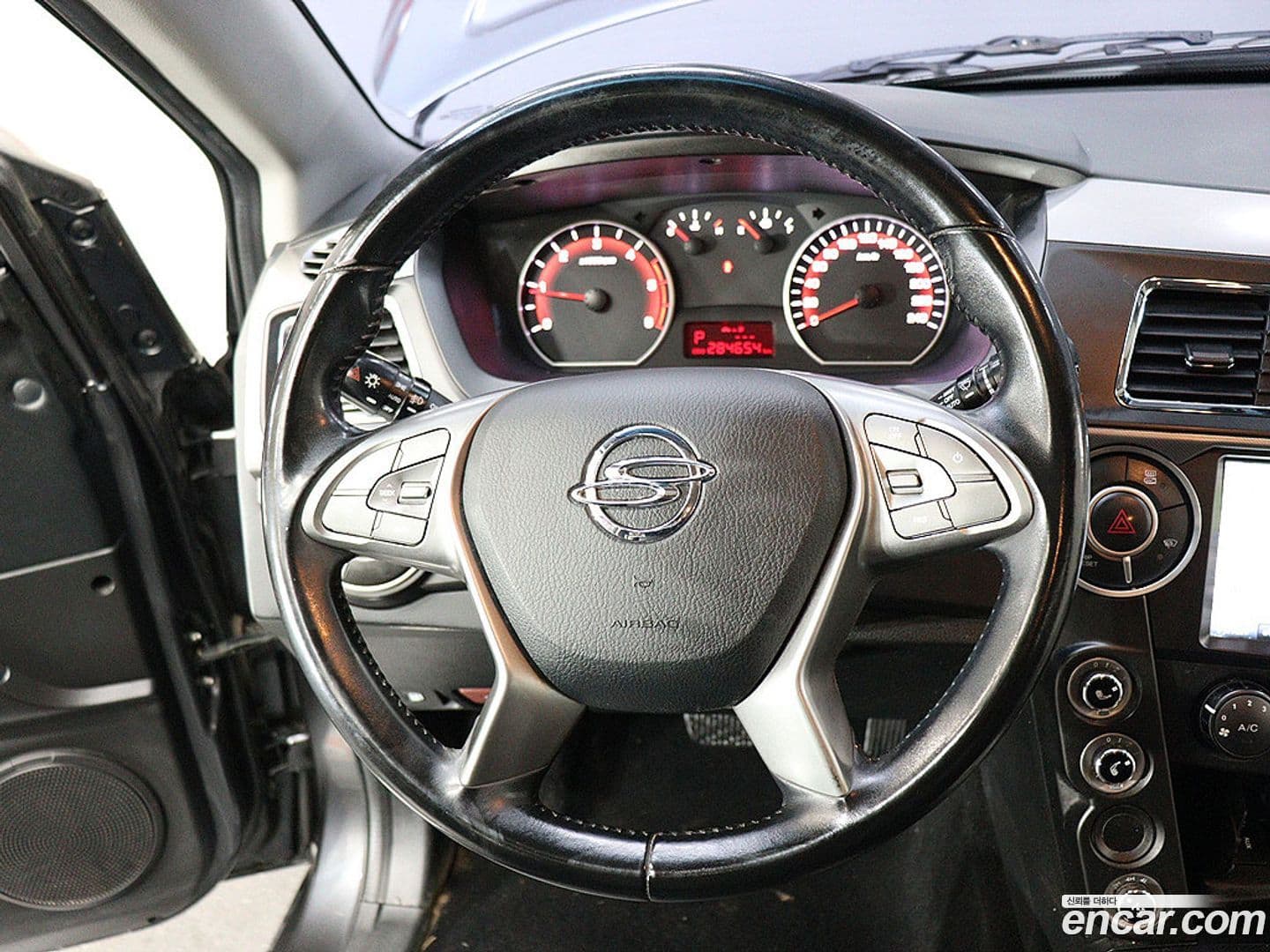 Main__Slider__Photo:KORANDO KG_Mobility_Ssangyong 2017.8-15