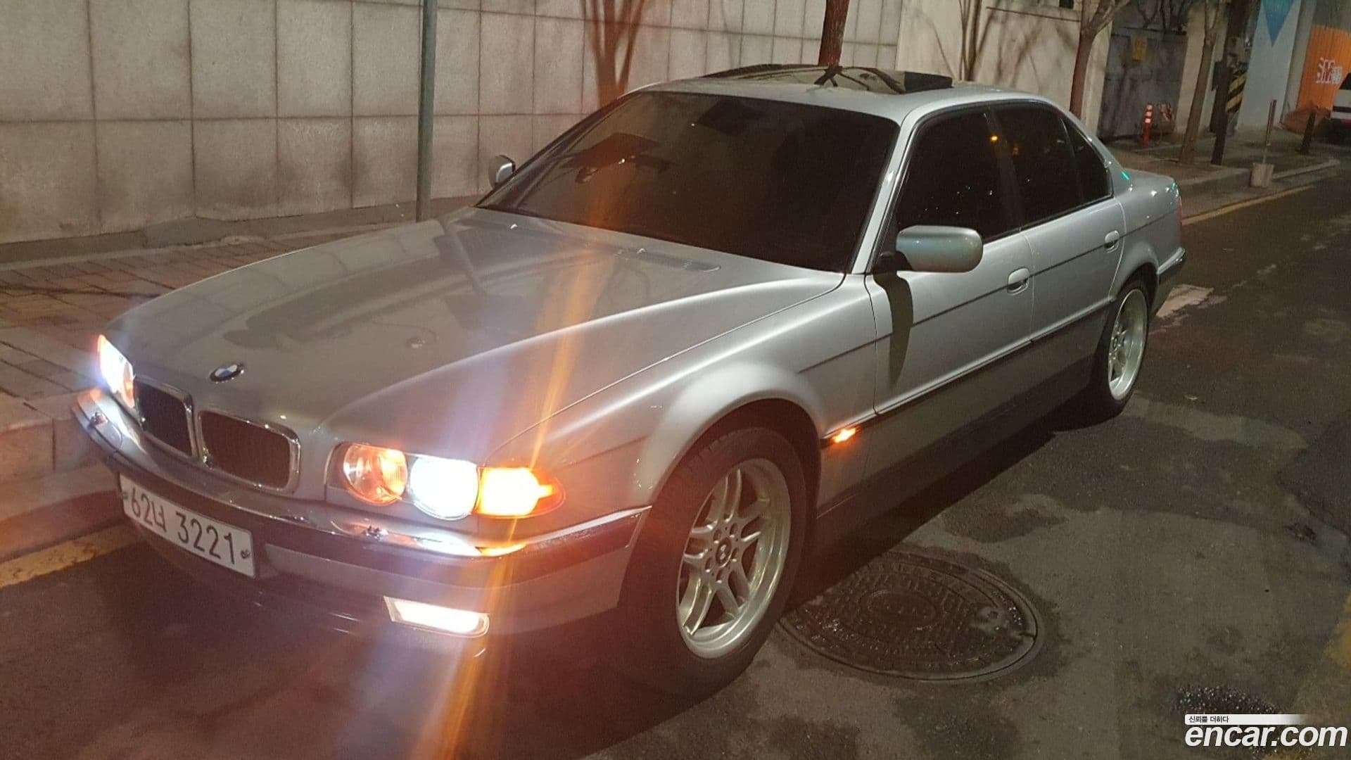 Main__Slider__Photo:7-Series BMW 2000.11-2