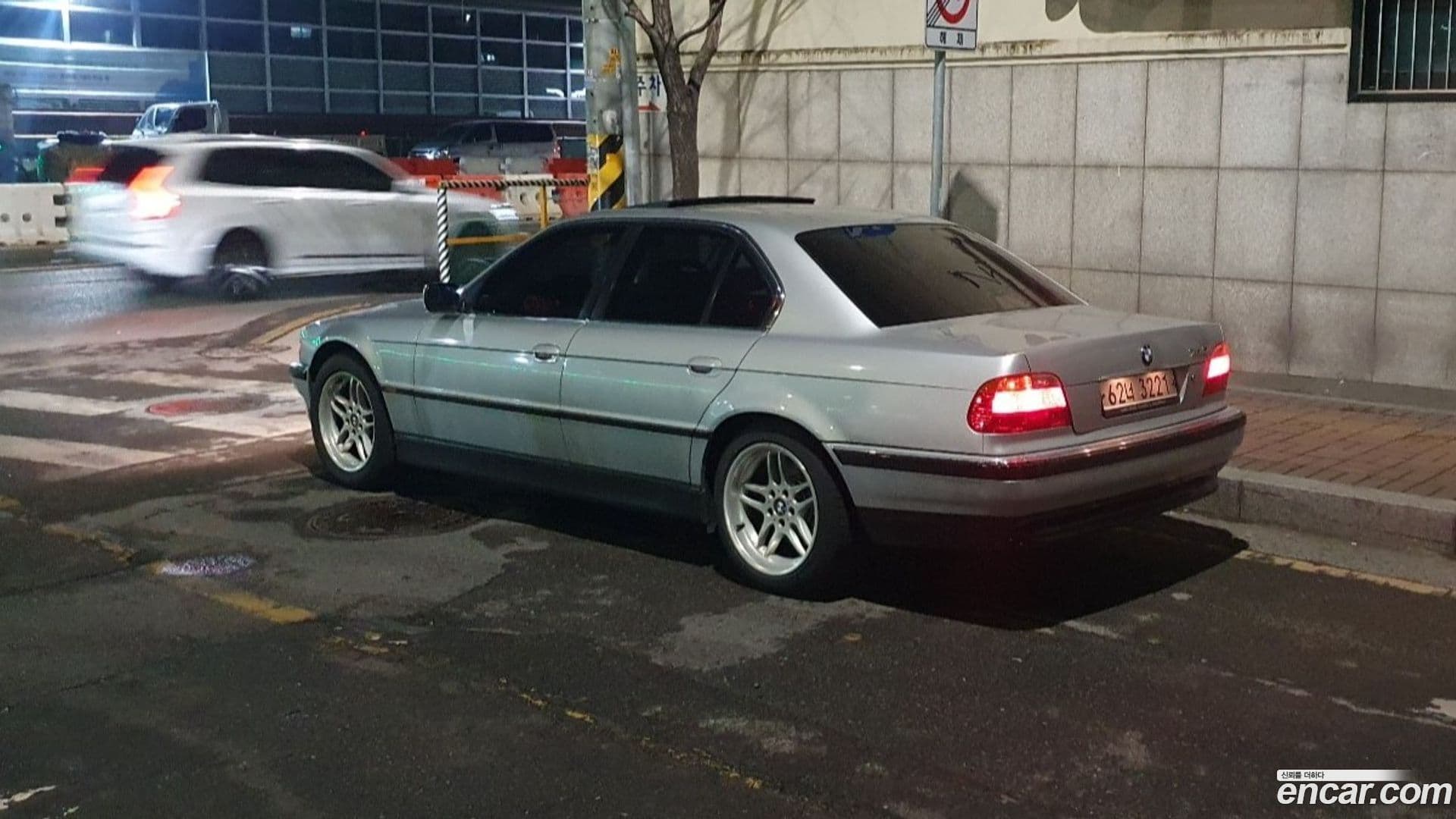 Main__Slider__Photo:7-Series BMW 2000.11-3