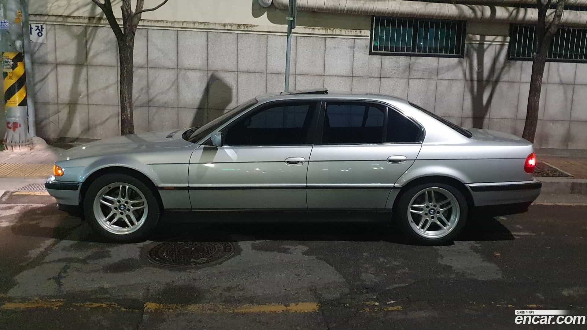 7-Series BMW 2000.11-OUTER-005