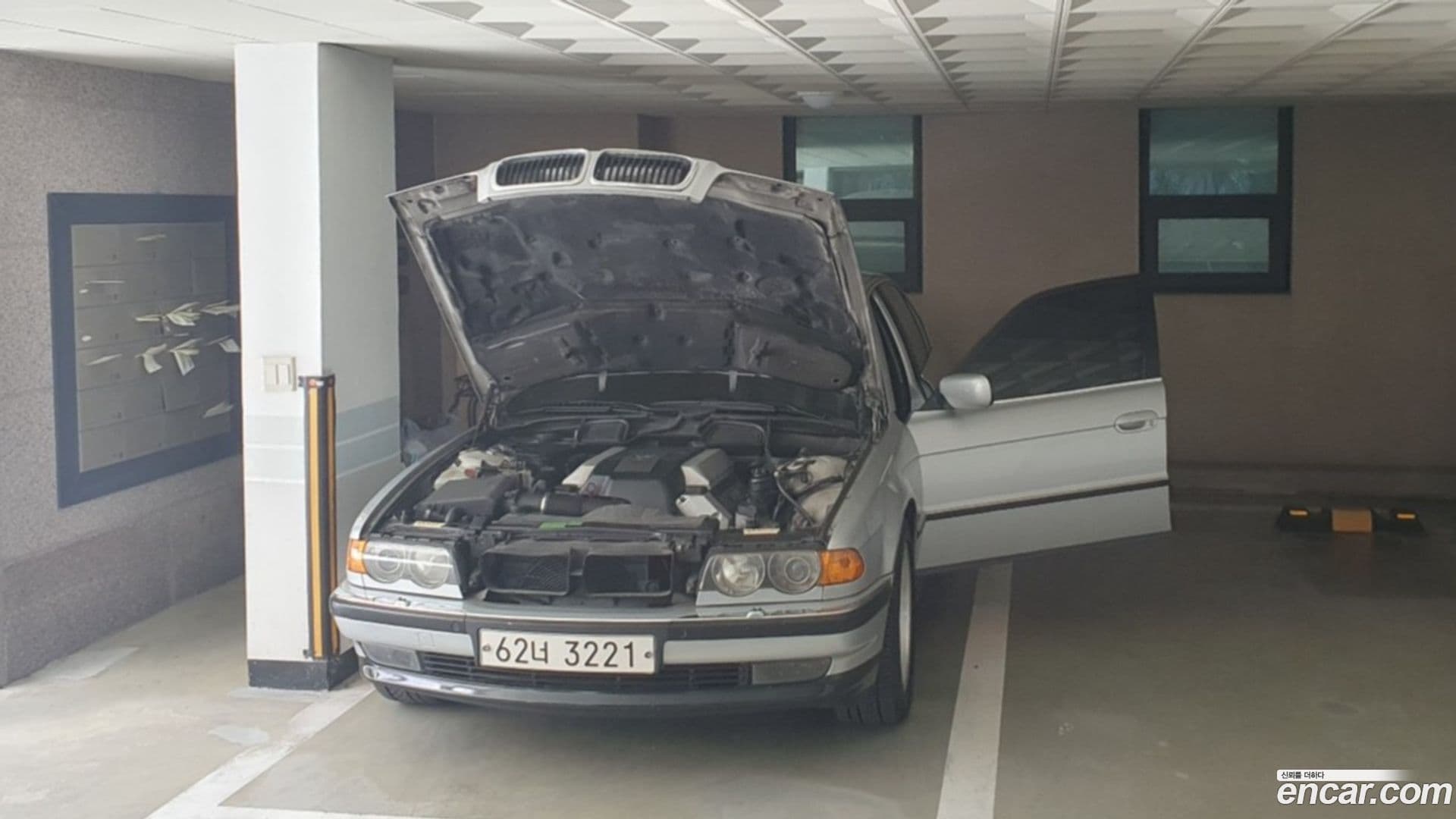 Main__Slider__Photo:7-Series BMW 2000.11-9