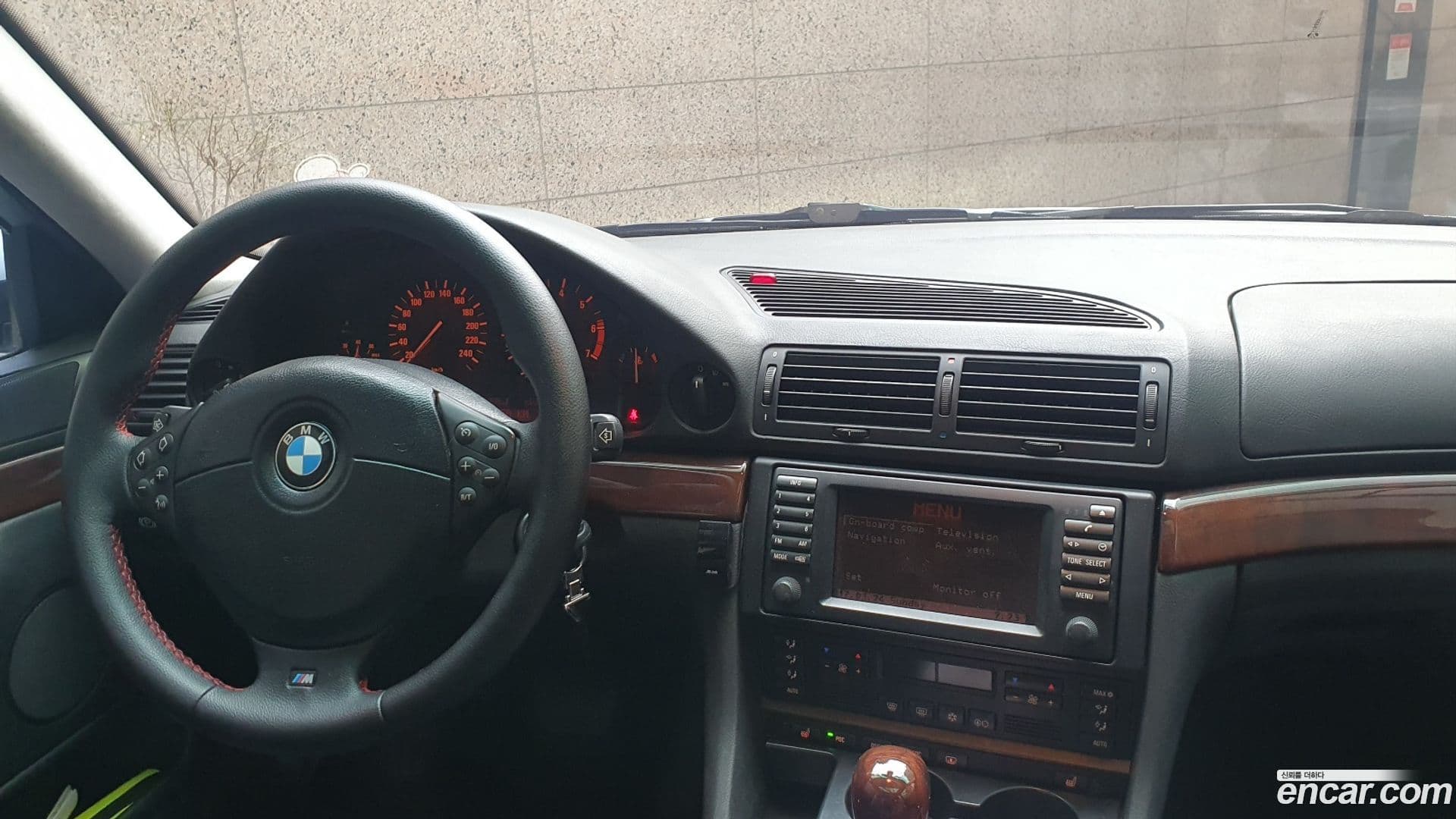 Main__Slider__Photo:7-Series BMW 2000.11-14