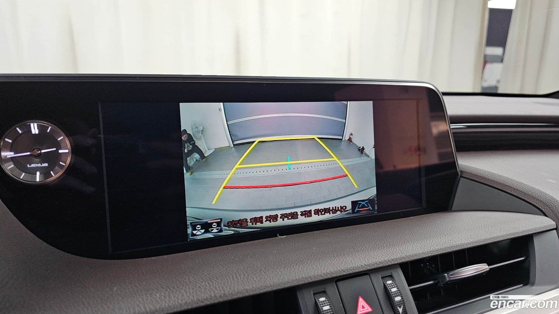 Main__Slider__Photo:ES Lexus 2020.0-16