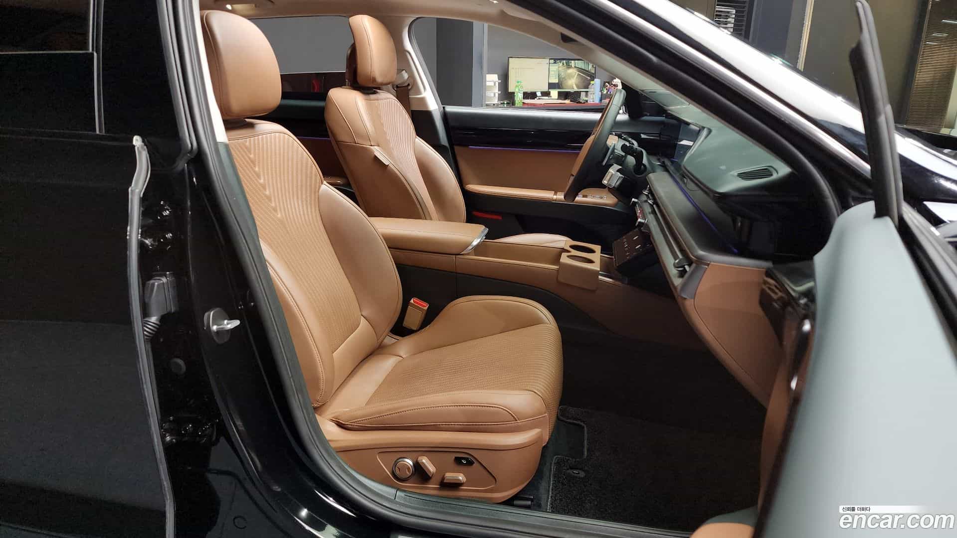 Grandeur Hyundai 2023.10-OPTION-015