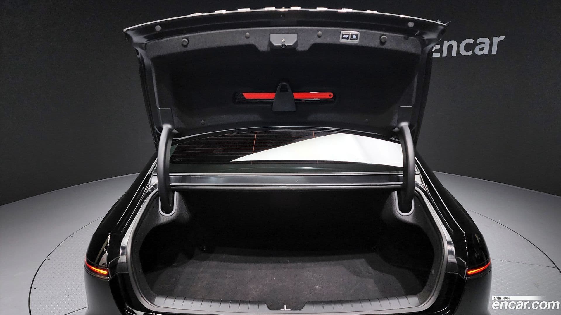 Main__Slider__Photo:Grandeur Hyundai 2023.10-19