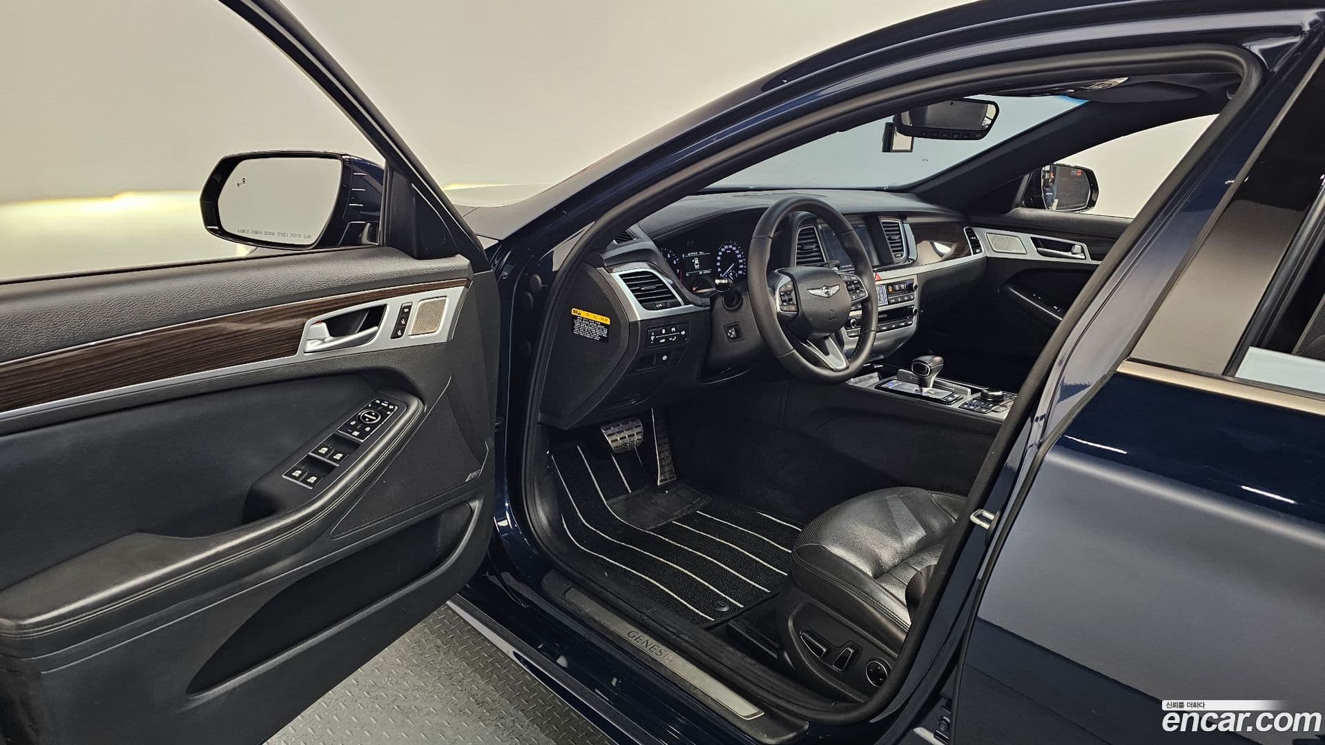 Main__Slider__Photo:G80 Genesis 2019.4-9