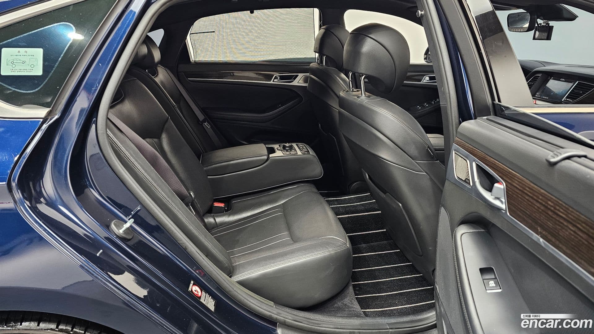 Main__Slider__Photo:G80 Genesis 2019.4-11