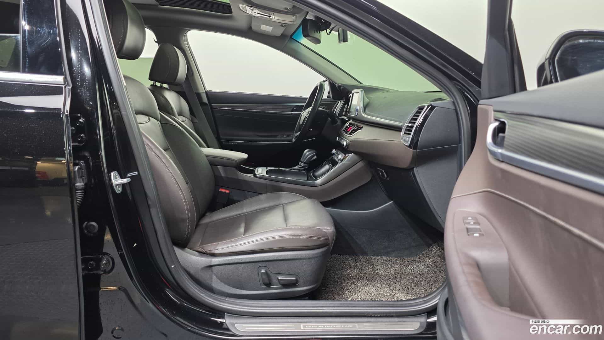 Grandeur Hyundai 2017.11-OPTION-015