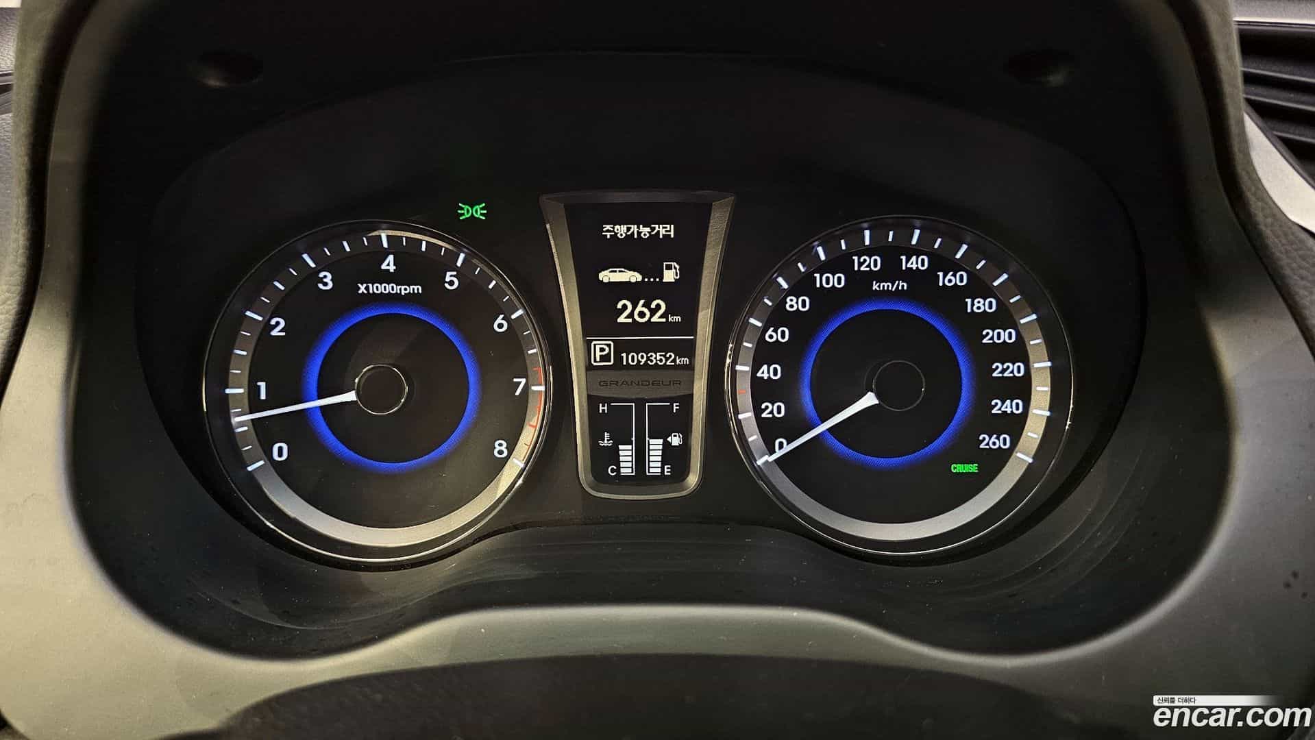 Grandeur Hyundai 2013.3-INNER-008