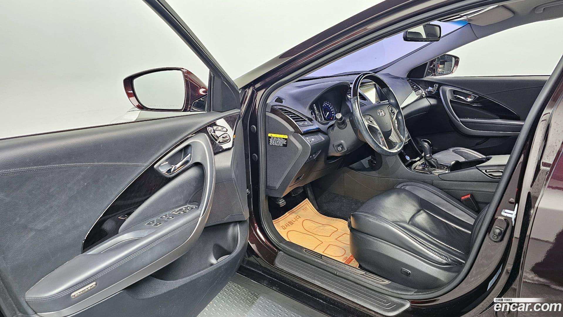 Main__Slider__Photo:Grandeur Hyundai 2013.3-9