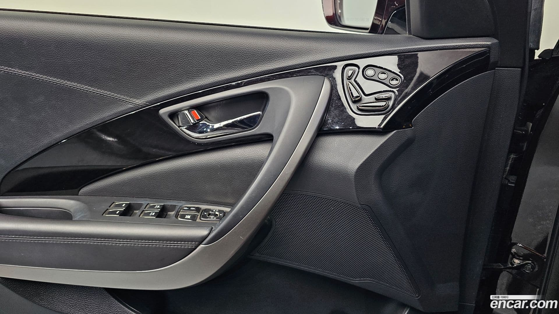 Main__Slider__Photo:Grandeur Hyundai 2013.3-12