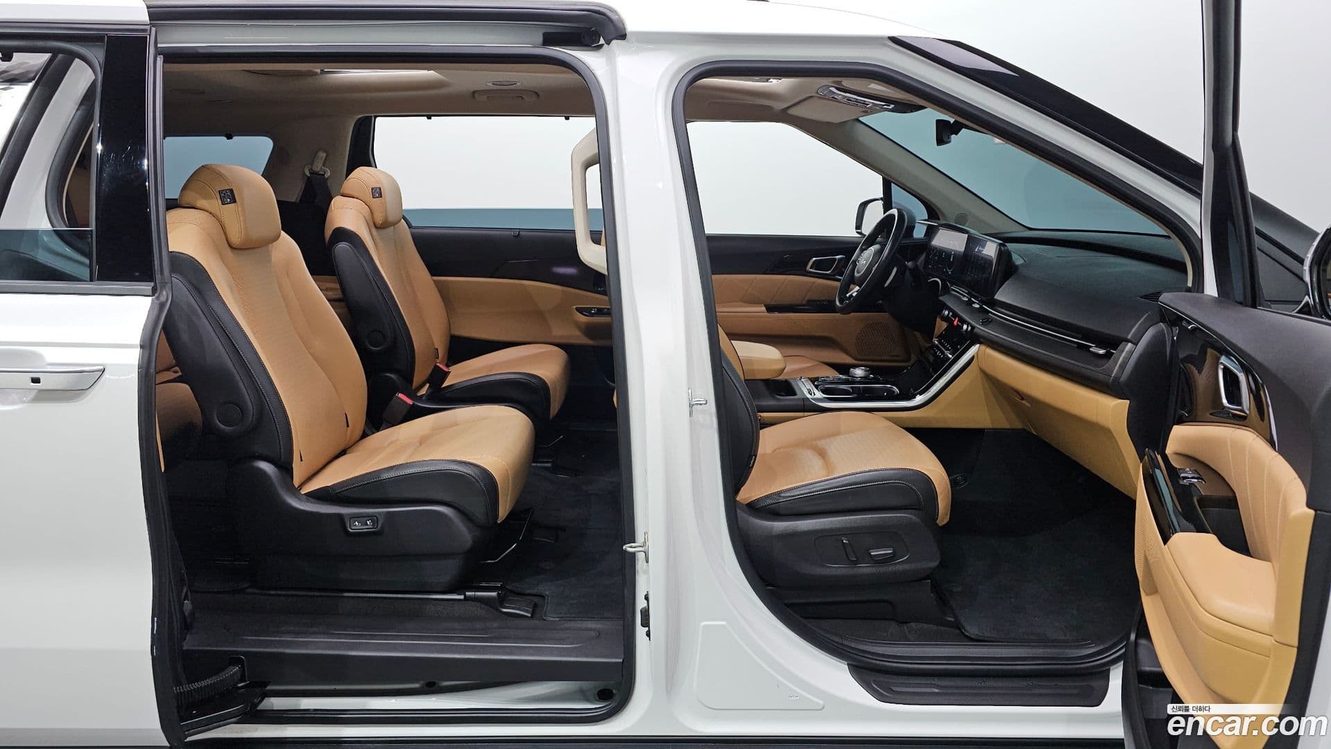 Main__Slider__Photo:Canival Kia 2022.3-18