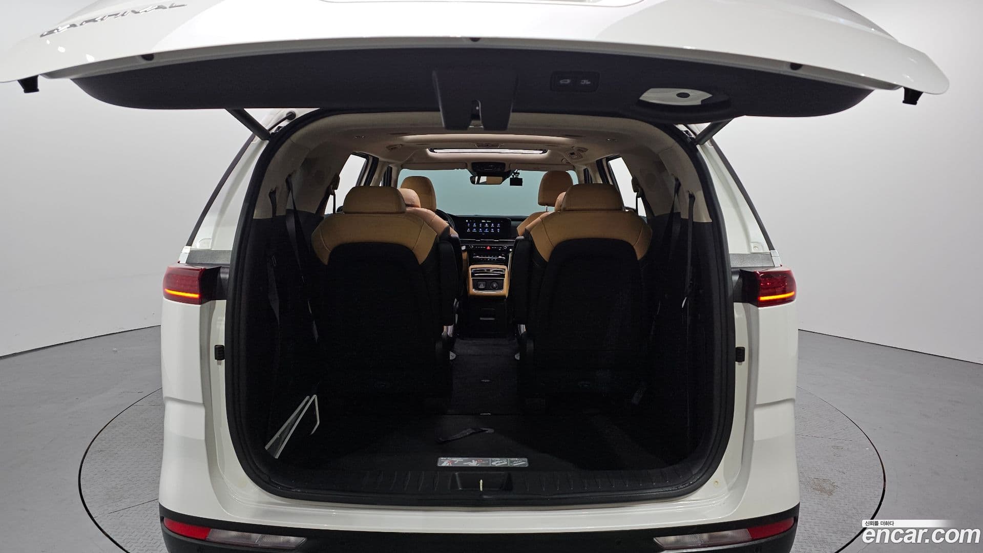 Main__Slider__Photo:Canival Kia 2022.3-19