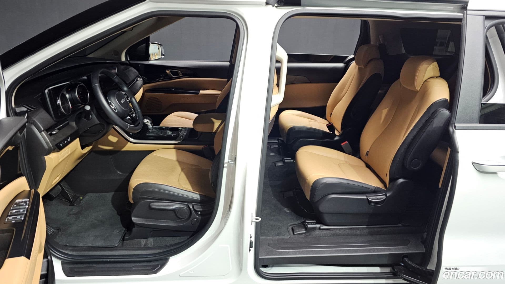 Main__Slider__Photo:Canival Kia 2022.11-9