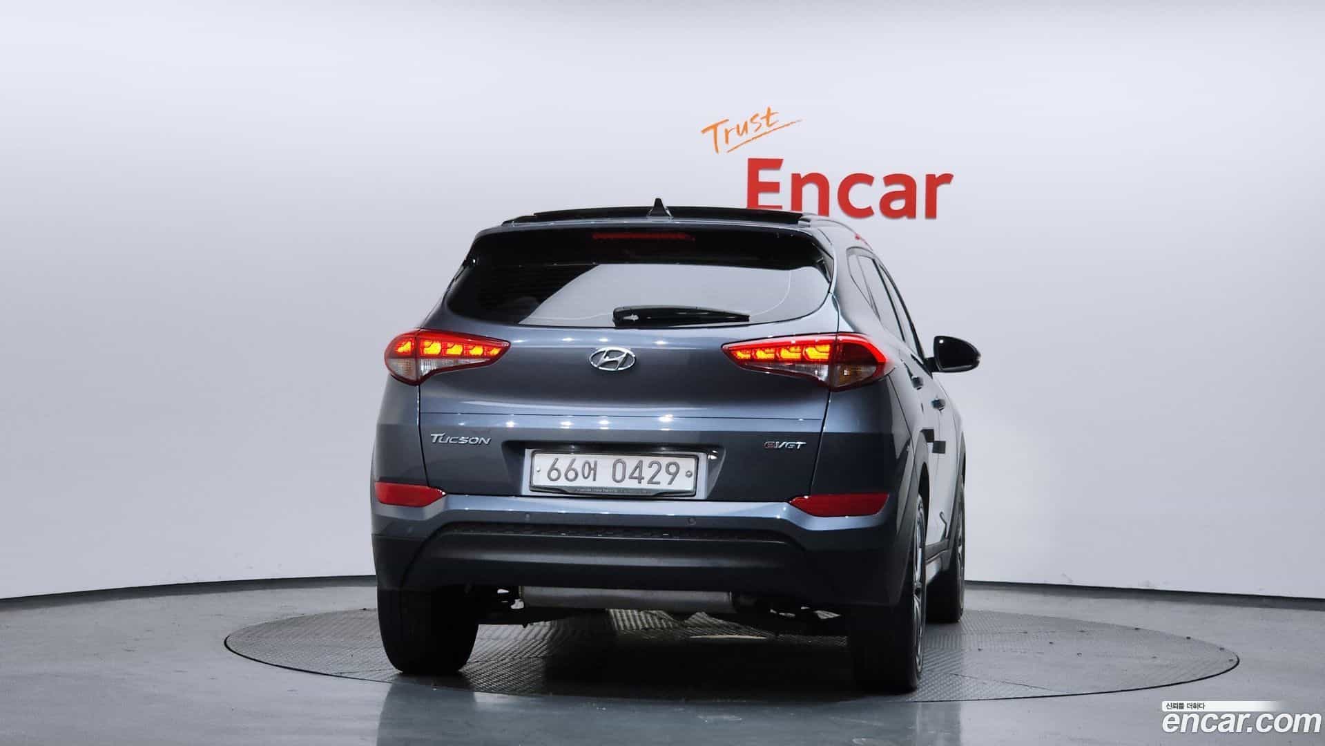 Tucson Hyundai 2016.0-OUTER-004