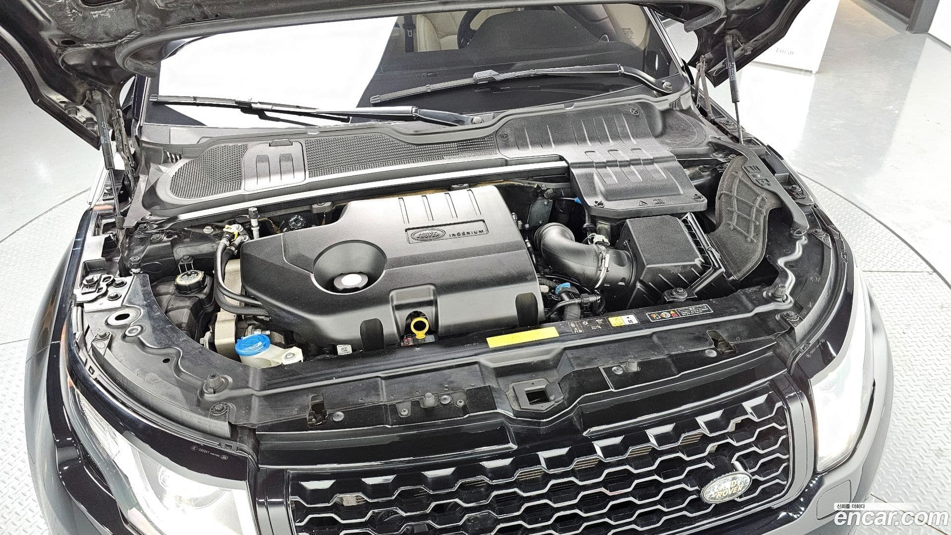 Main__Slider__Photo:Range Rover Evoque Land Rover 2018.10-5