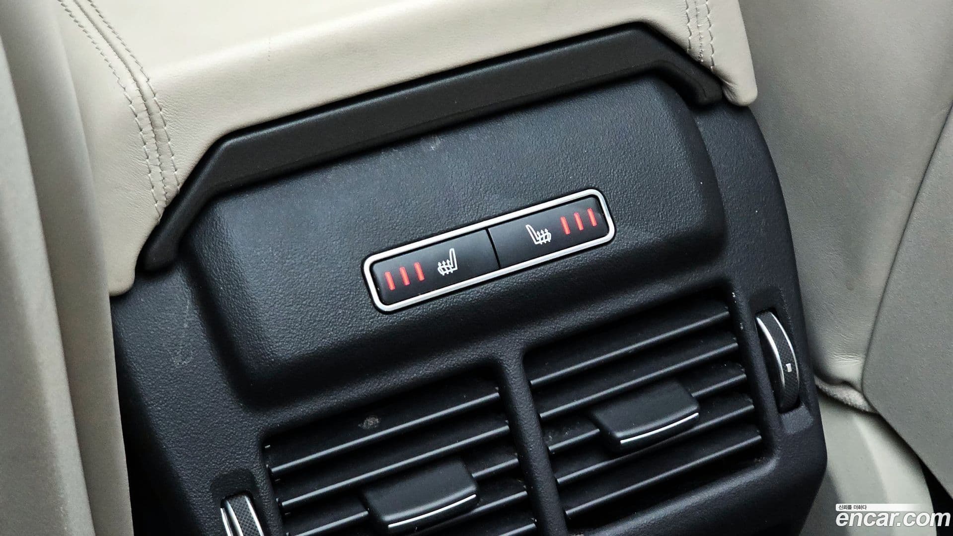 Main__Slider__Photo:Range Rover Evoque Land Rover 2018.10-16