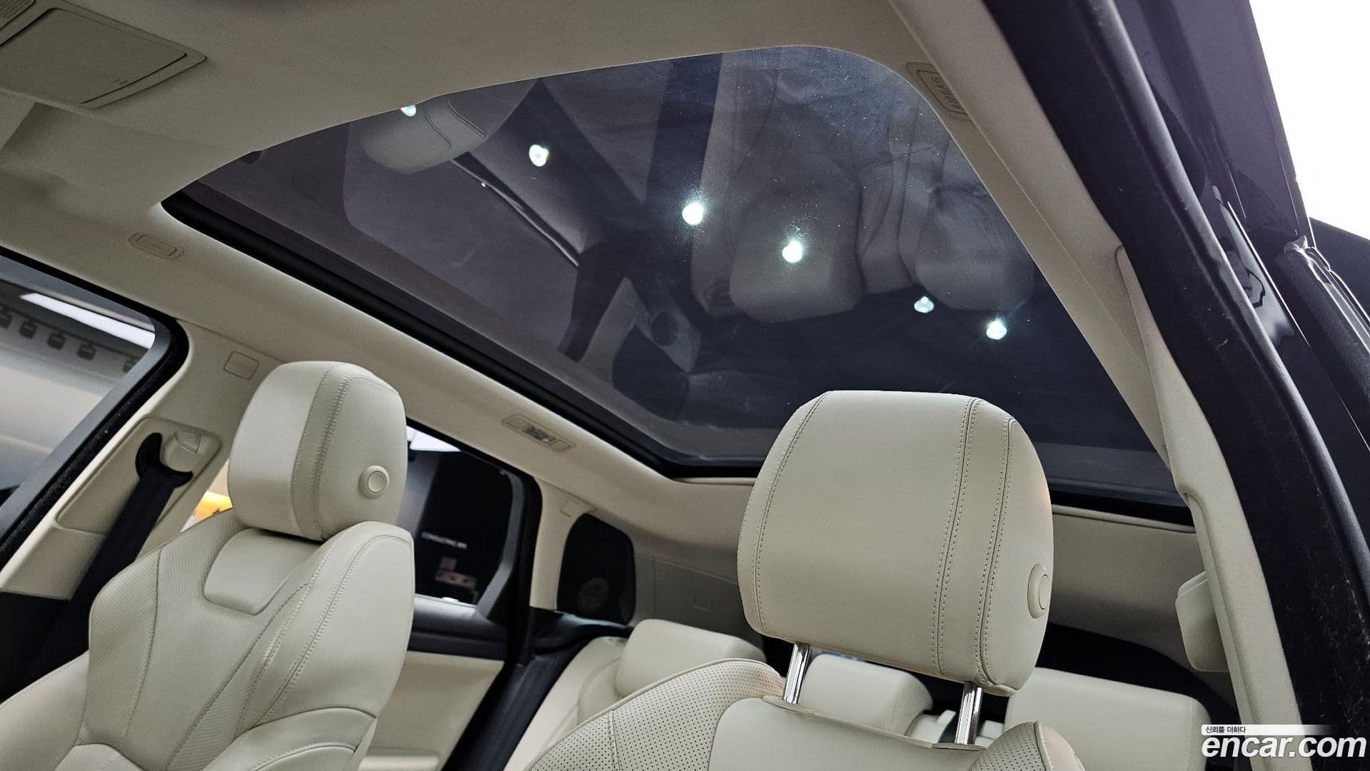 Main__Slider__Photo:Range Rover Evoque Land Rover 2018.10-18