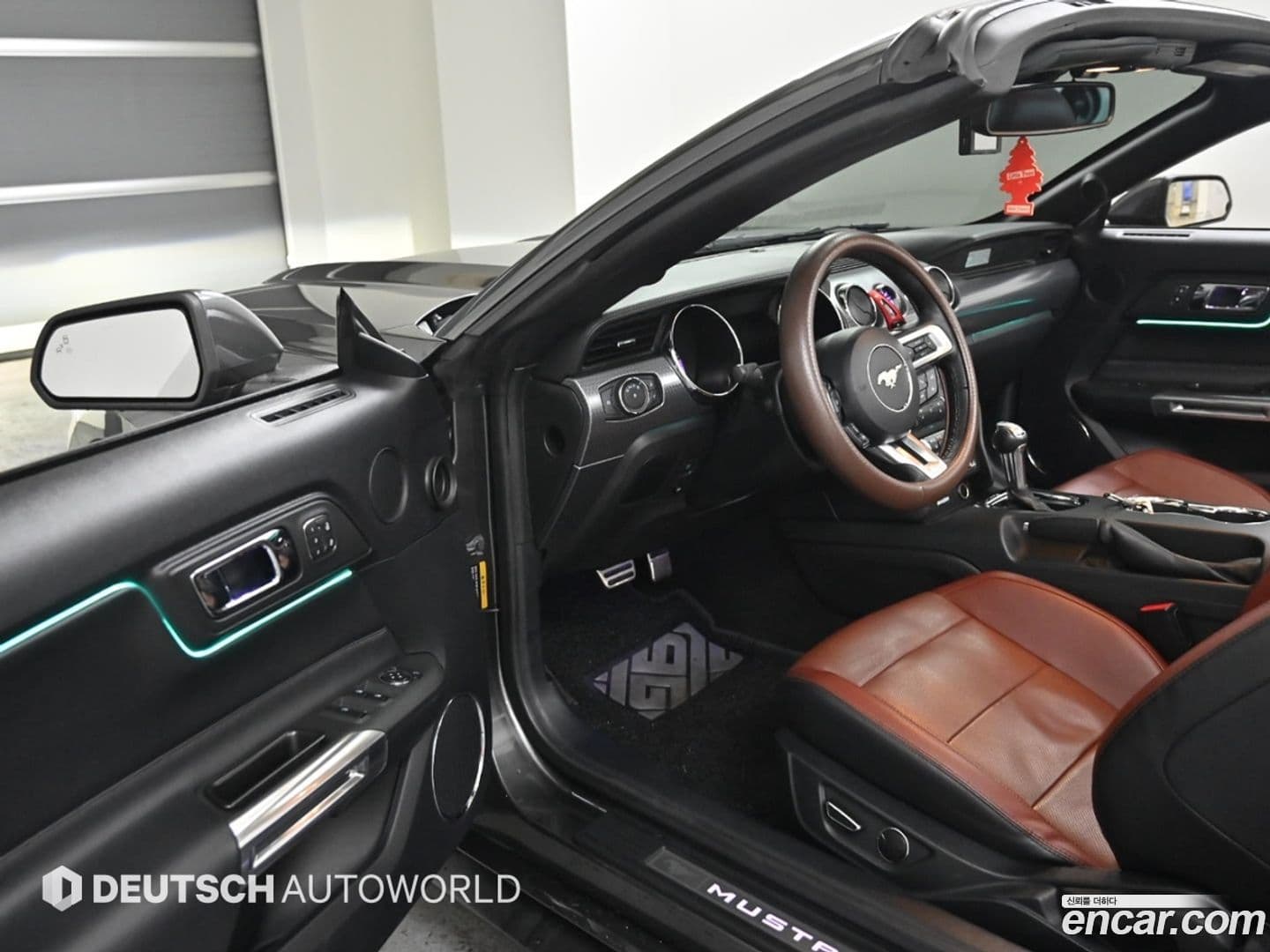 Main__Slider__Photo:Mustang Ford 2016.8-10