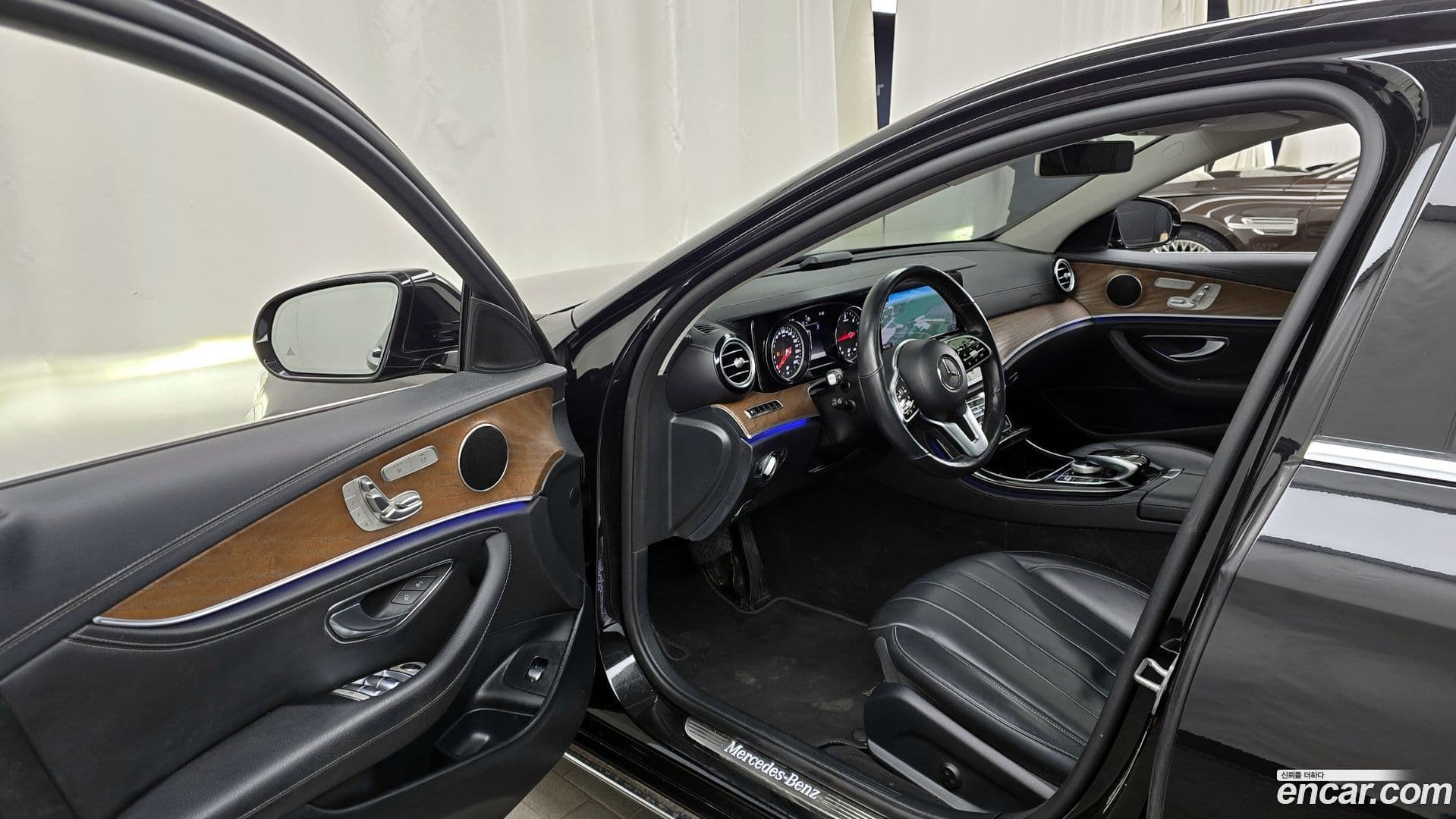 Main__Slider__Photo:E-Class Mercedes-Benz 2019.7-9