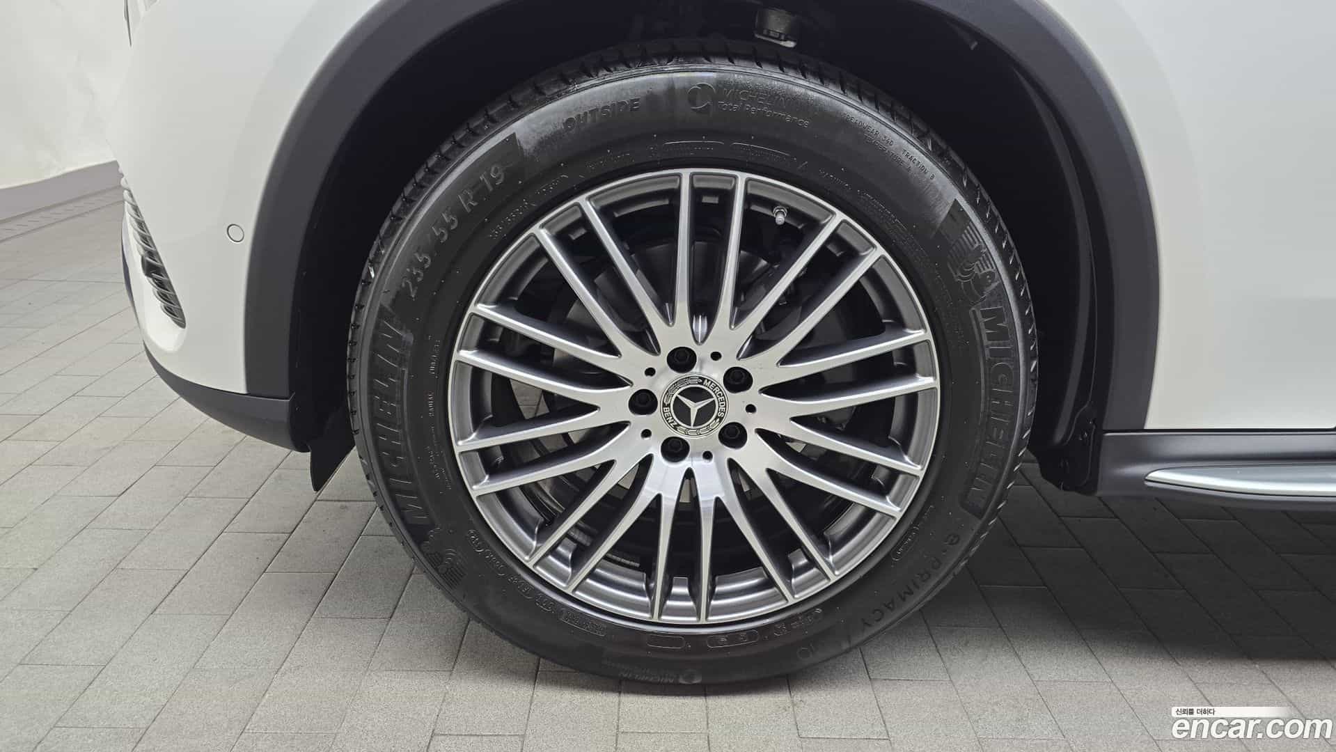 GLC-Class Mercedes-Benz 2024.8-OUTER-005