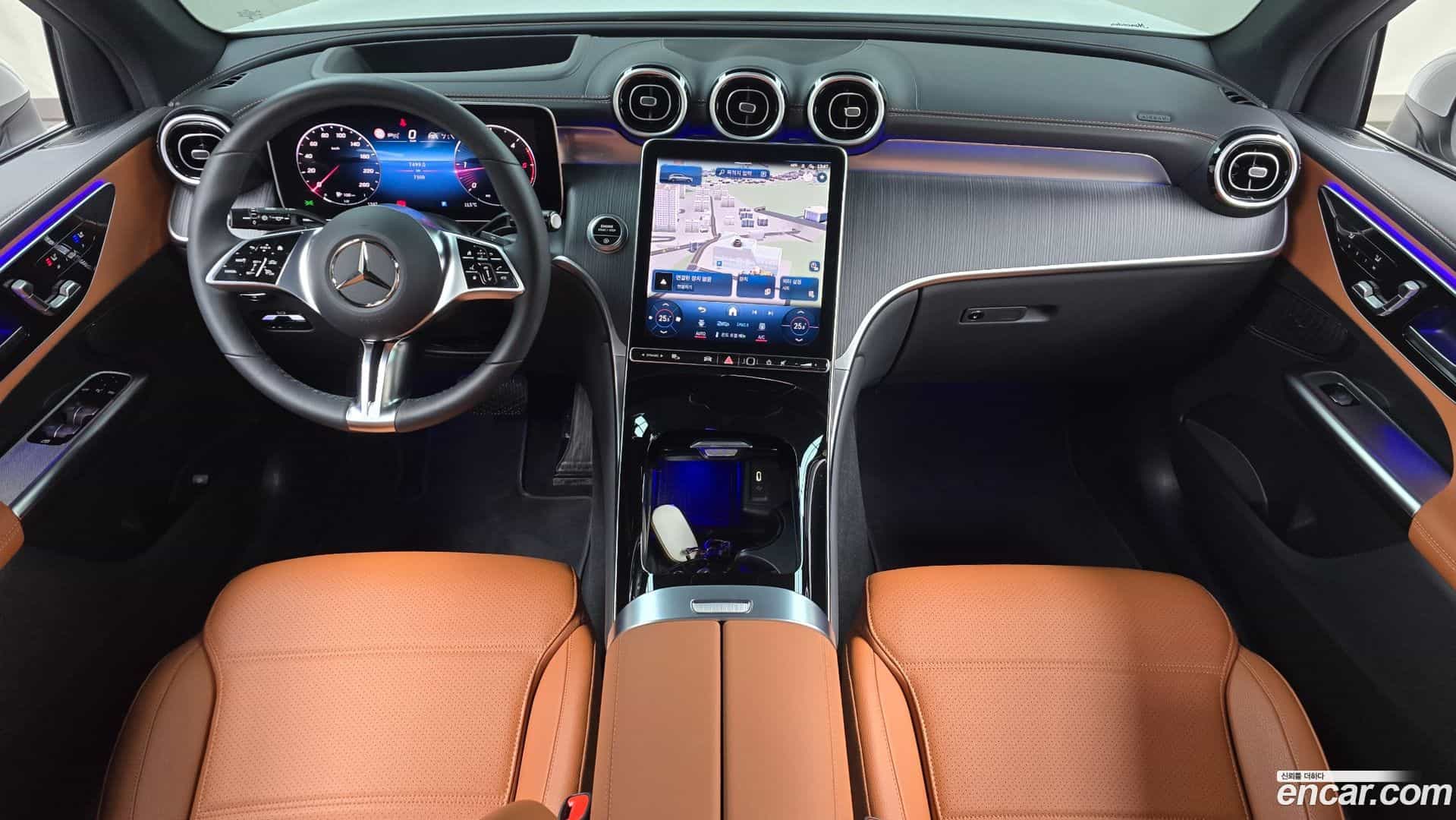 GLC-Class Mercedes-Benz 2024.8-INNER-007