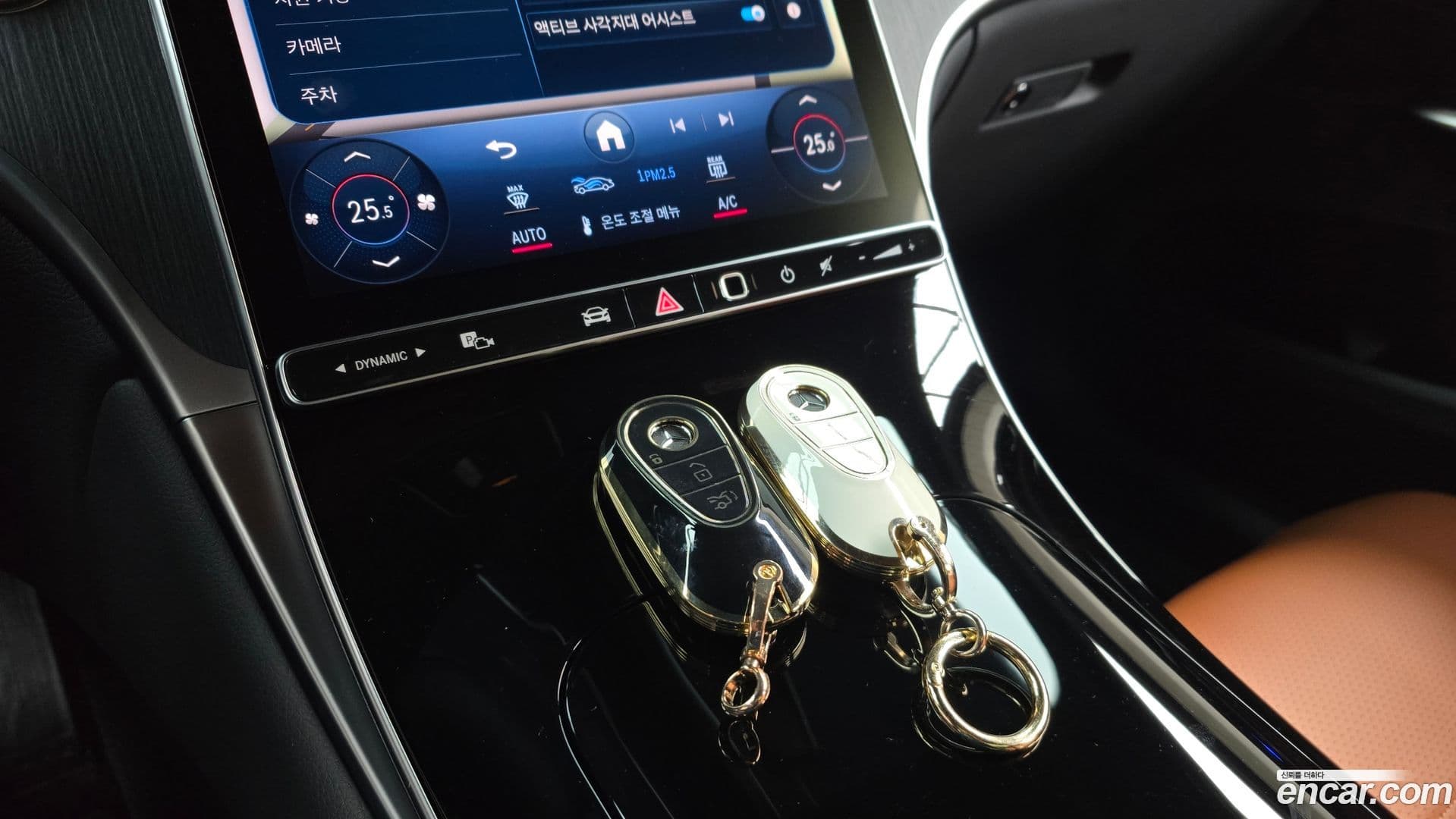 Main__Slider__Photo:GLC-Class Mercedes-Benz 2024.8-8