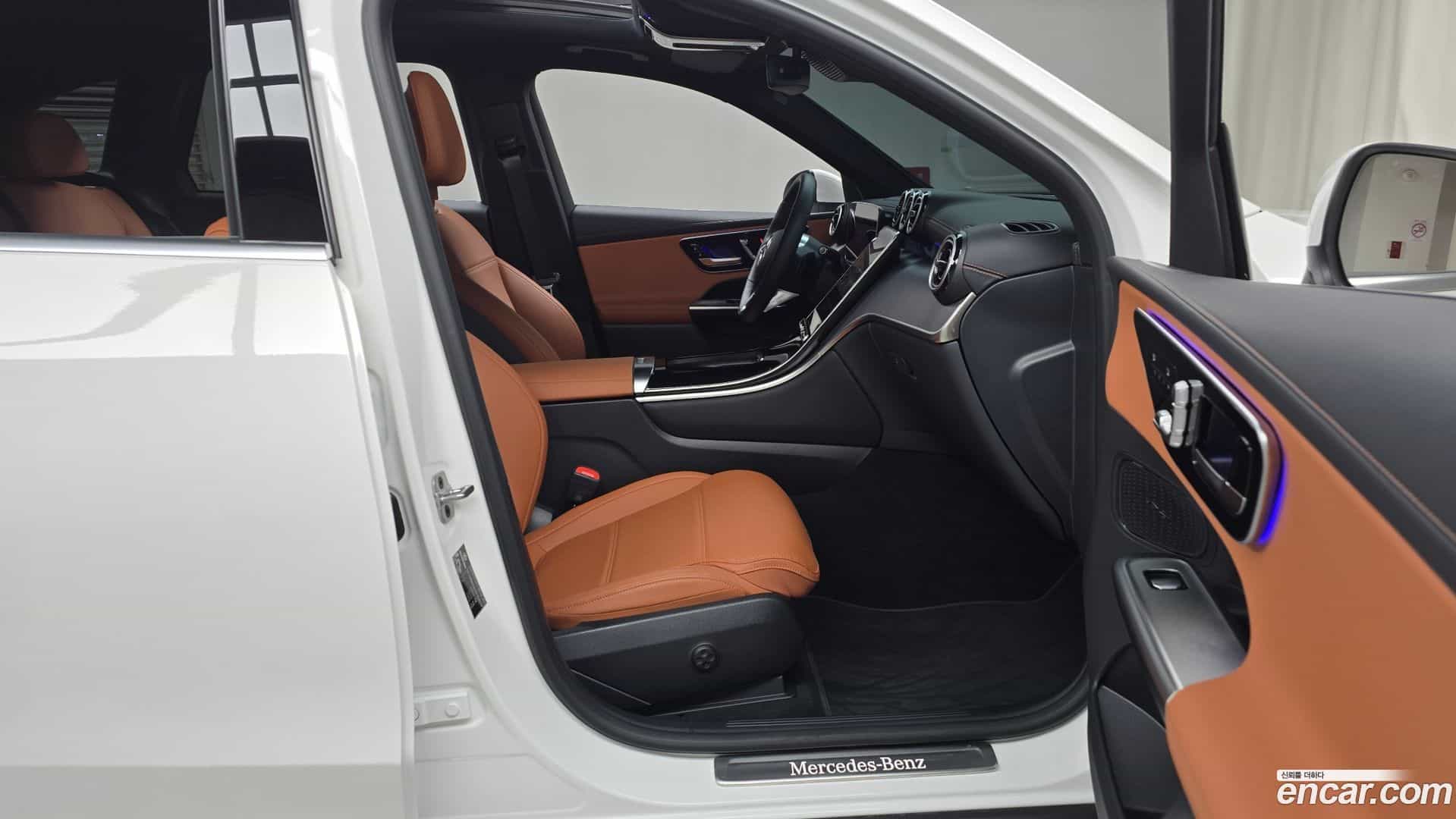 GLC-Class Mercedes-Benz 2024.8-OPTION-015