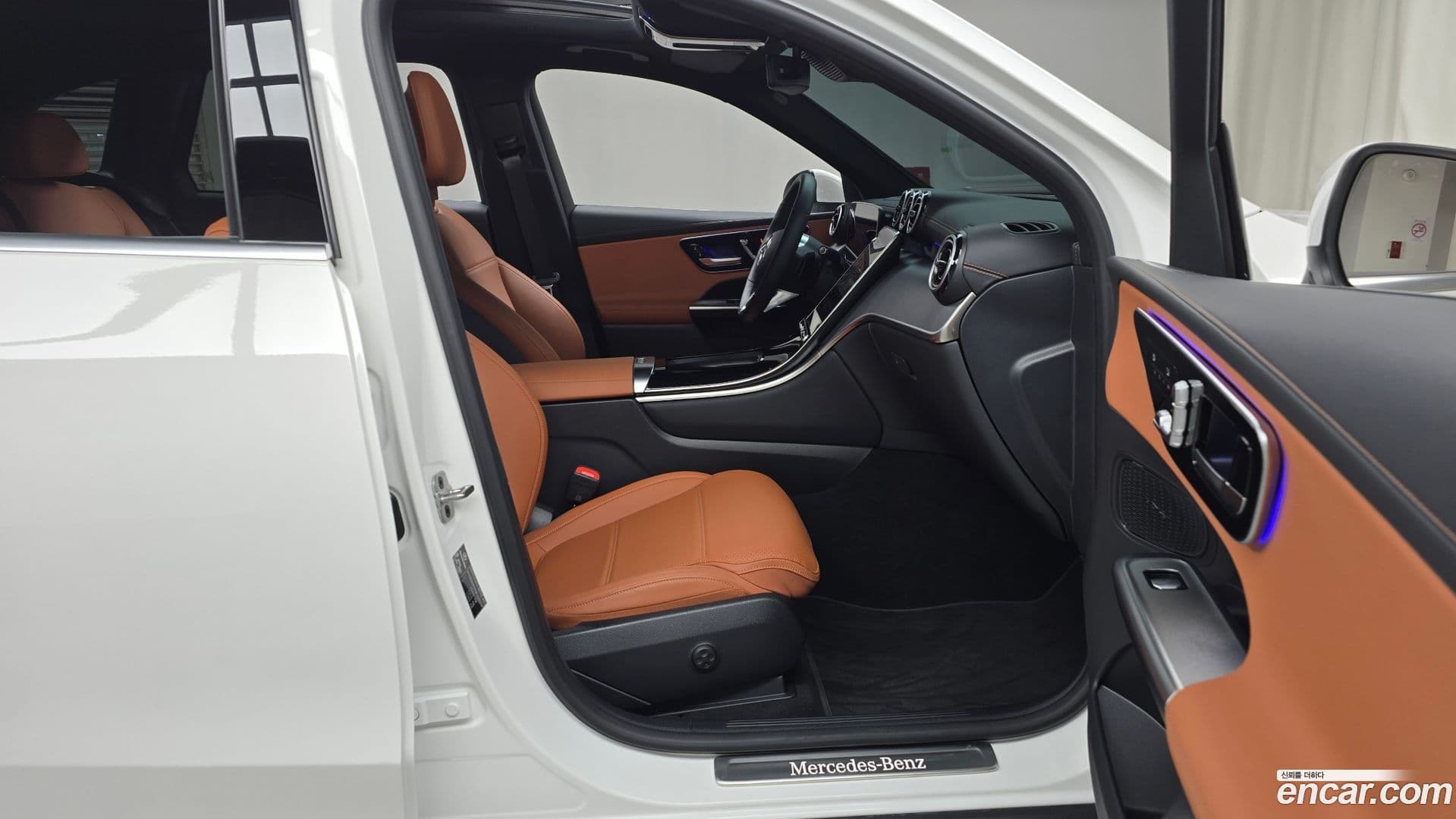 Main__Slider__Photo:GLC-Class Mercedes-Benz 2024.8-10