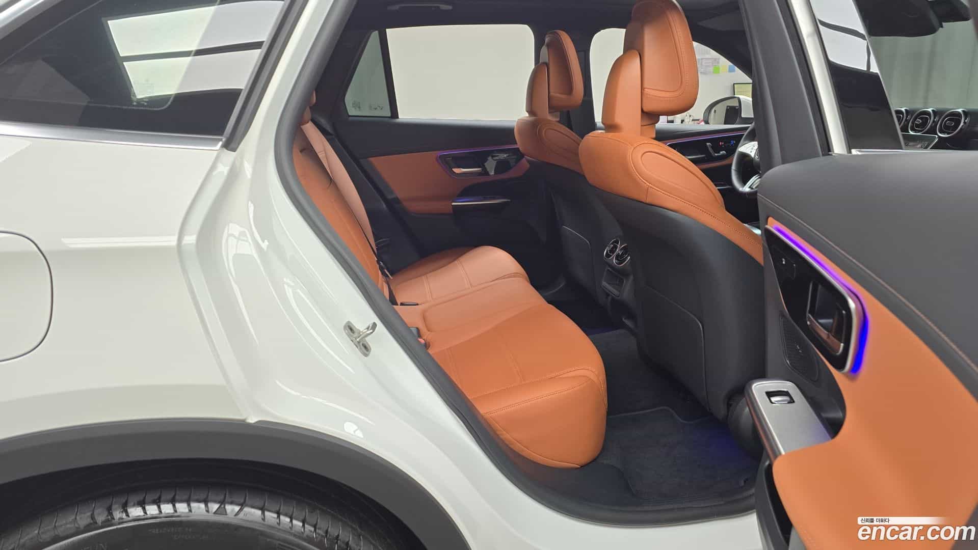 GLC-Class Mercedes-Benz 2024.8-OPTION-016