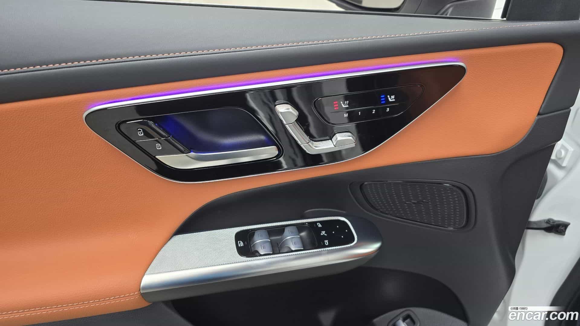 GLC-Class Mercedes-Benz 2024.8-OPTION-022