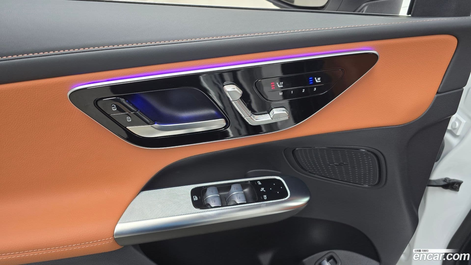 Main__Slider__Photo:GLC-Class Mercedes-Benz 2024.8-17