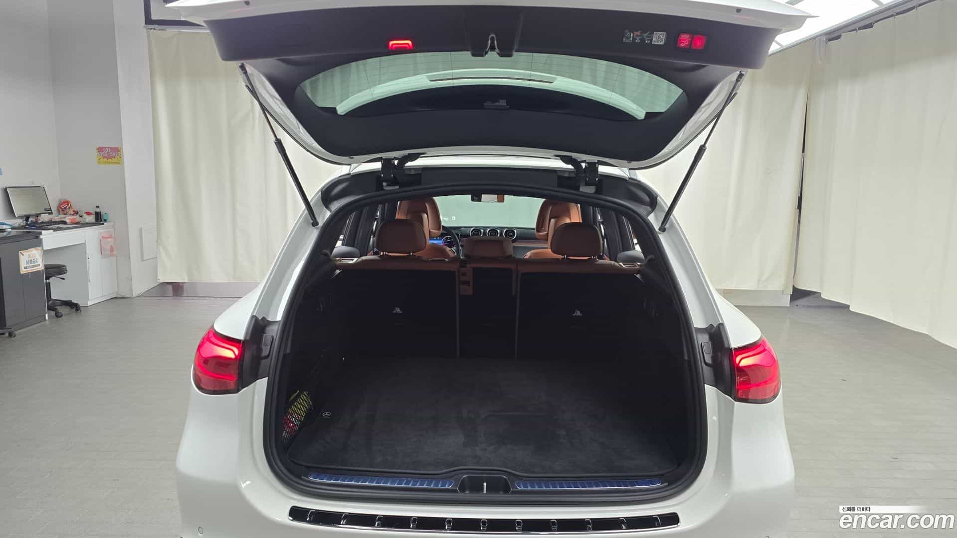 GLC-Class Mercedes-Benz 2024.8-OPTION-024