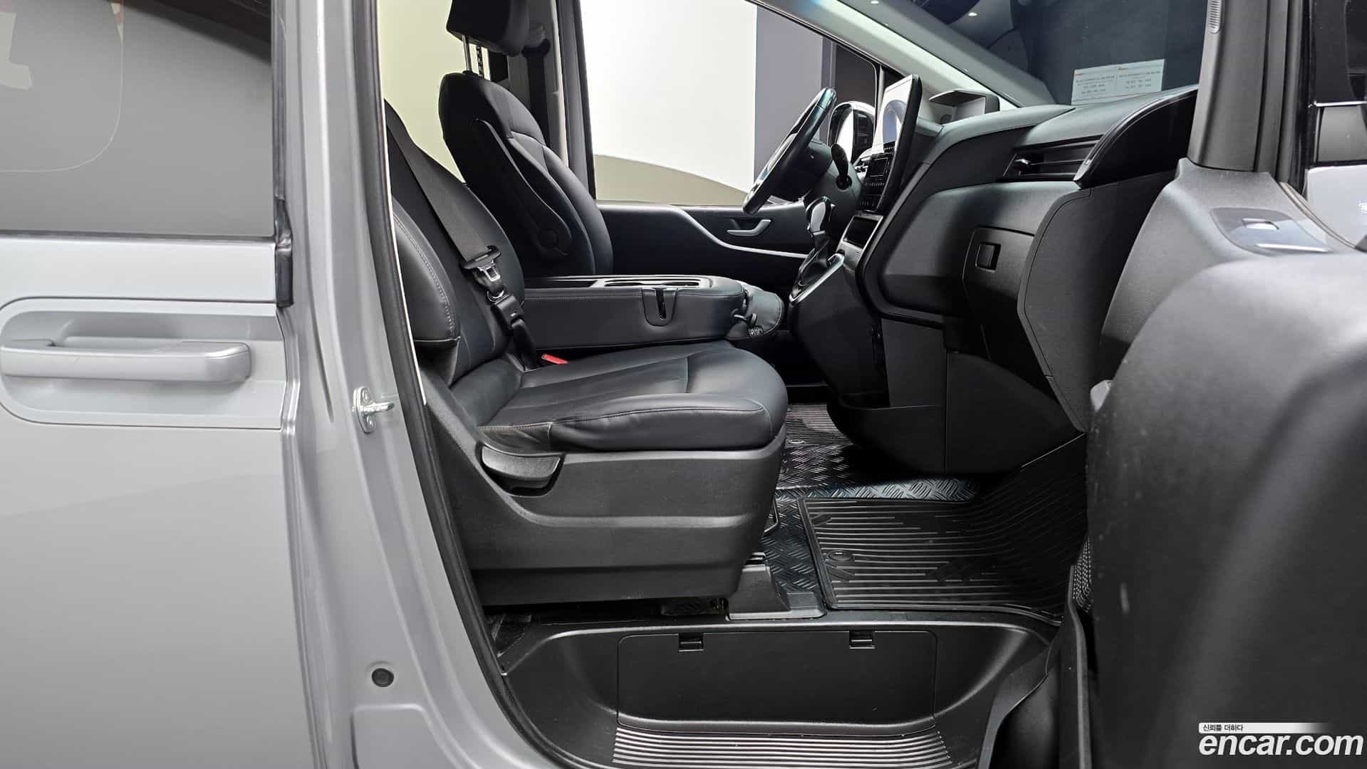 Staria Hyundai 2023.4-INNER-010