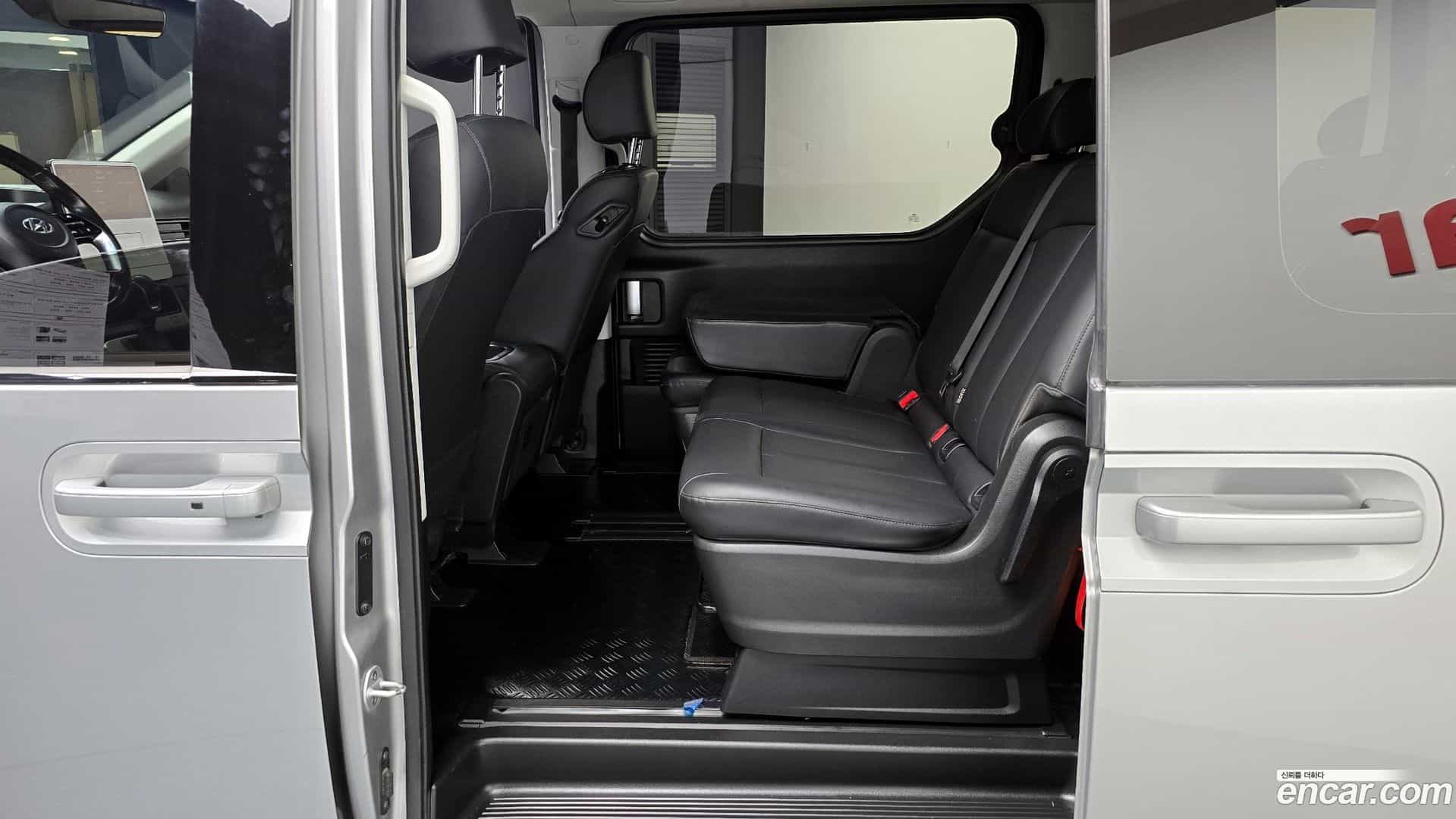 Staria Hyundai 2023.4-OPTION-017