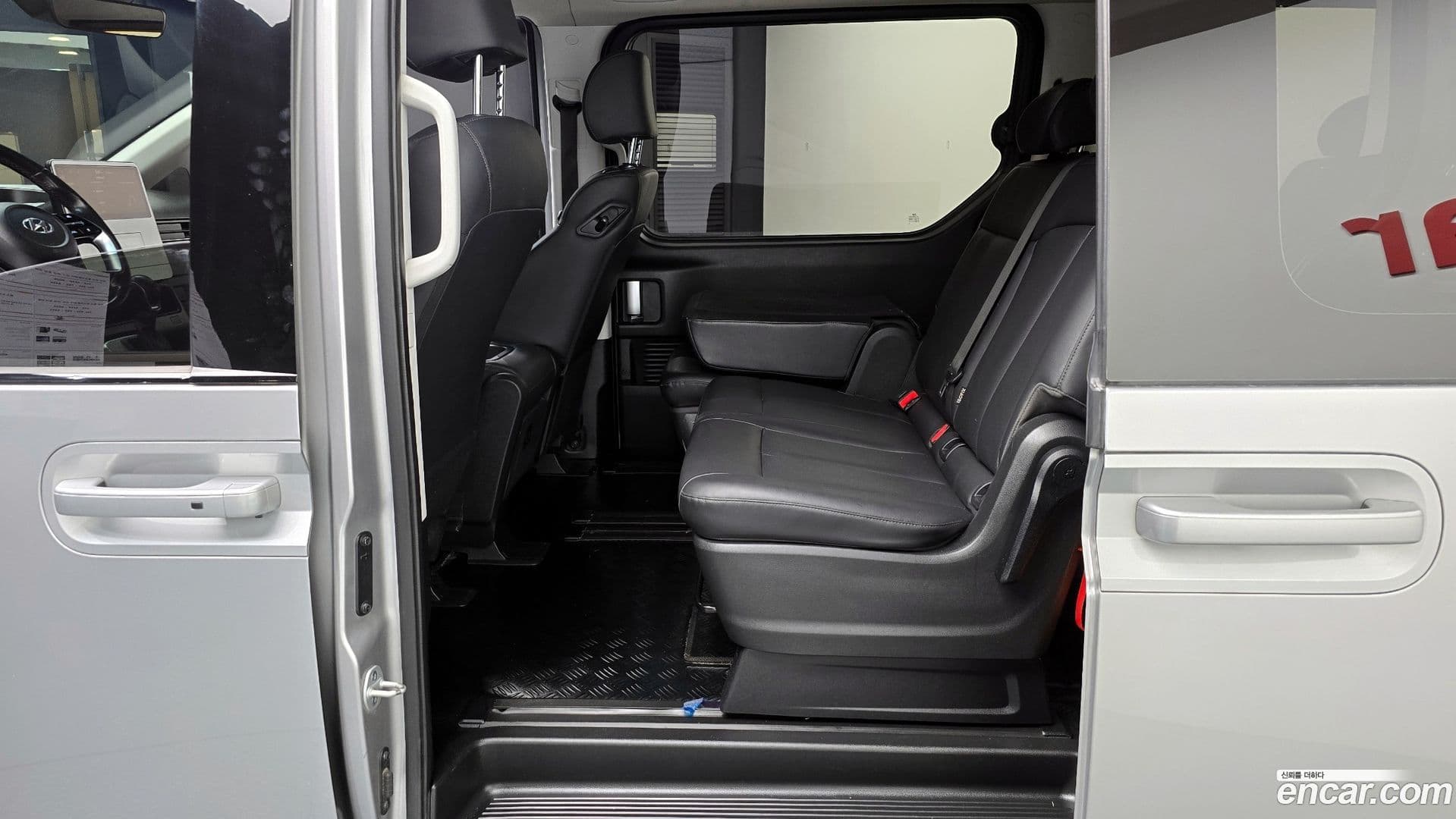 Main__Slider__Photo:Staria Hyundai 2023.4-12