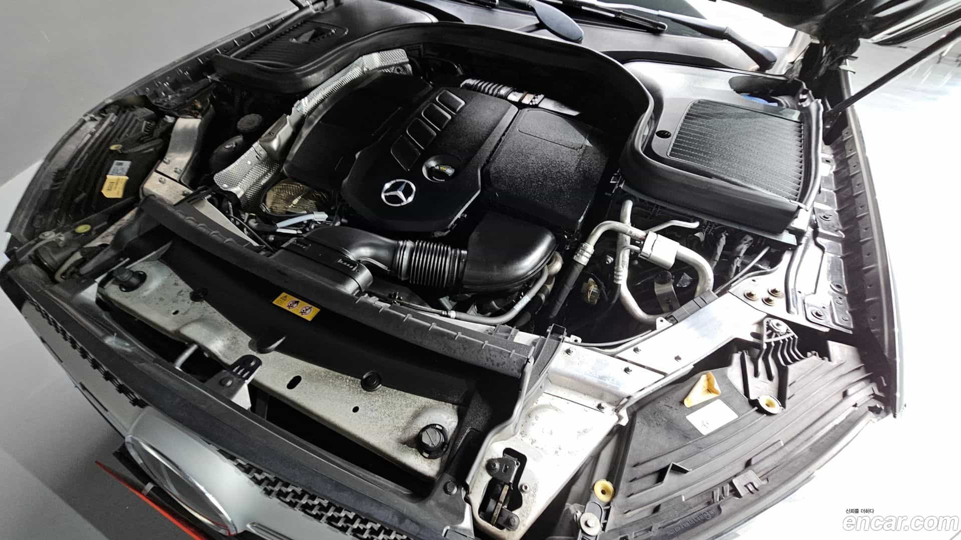 GLC-Class Mercedes-Benz 2021.2-INNER-006