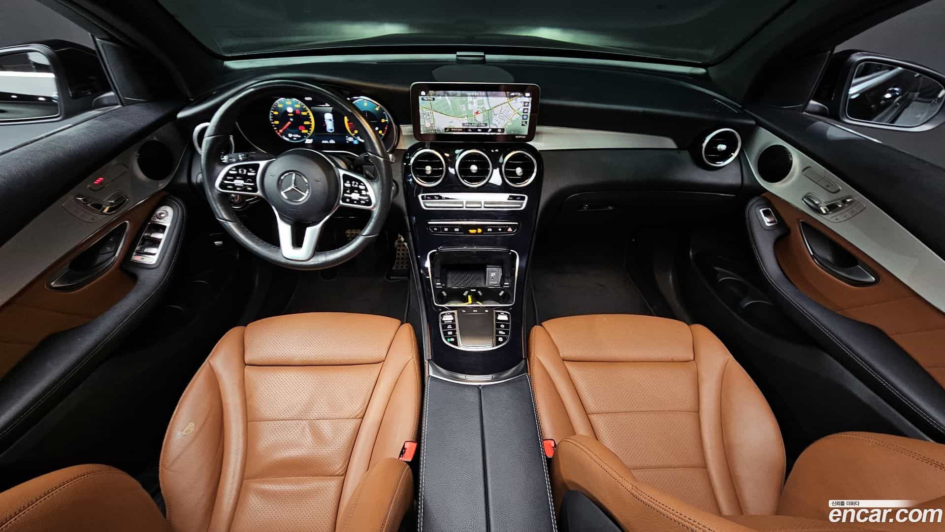 GLC-Class Mercedes-Benz 2021.2-INNER-007