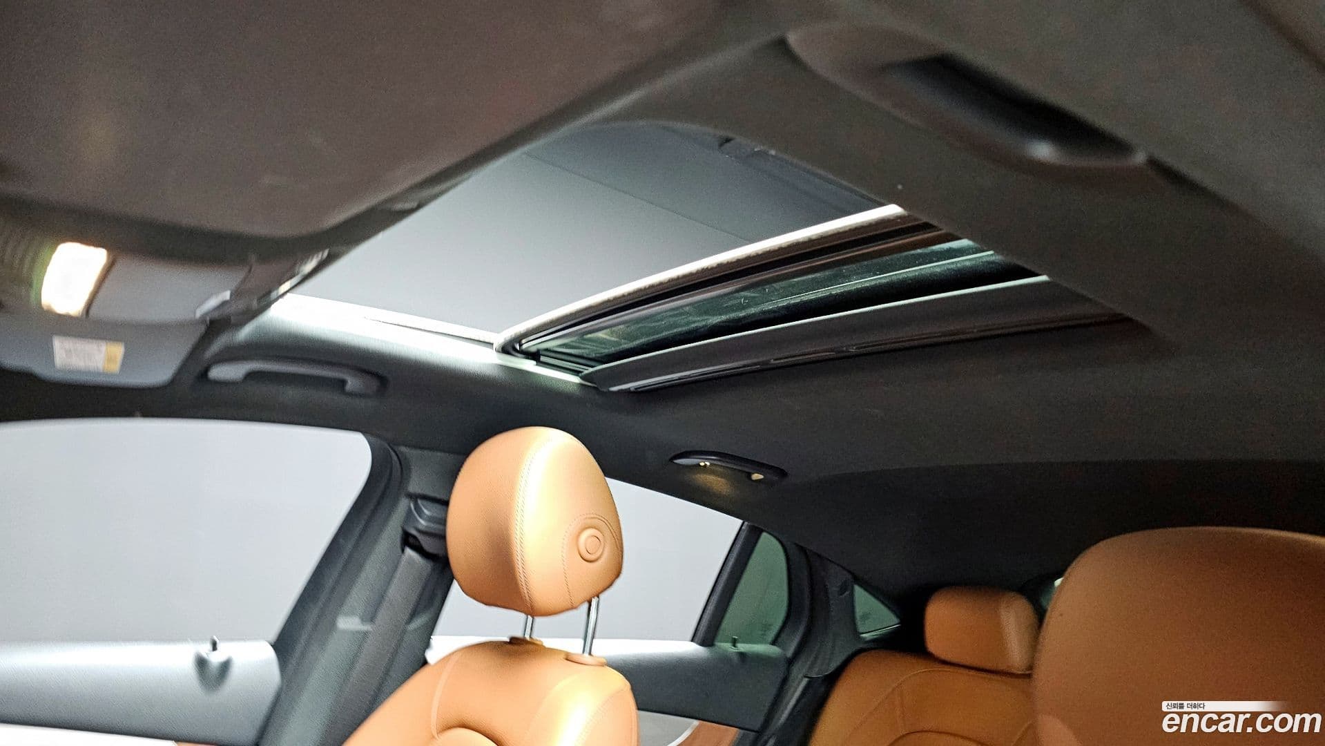 Main__Slider__Photo:GLC-Class Mercedes-Benz 2021.2-17