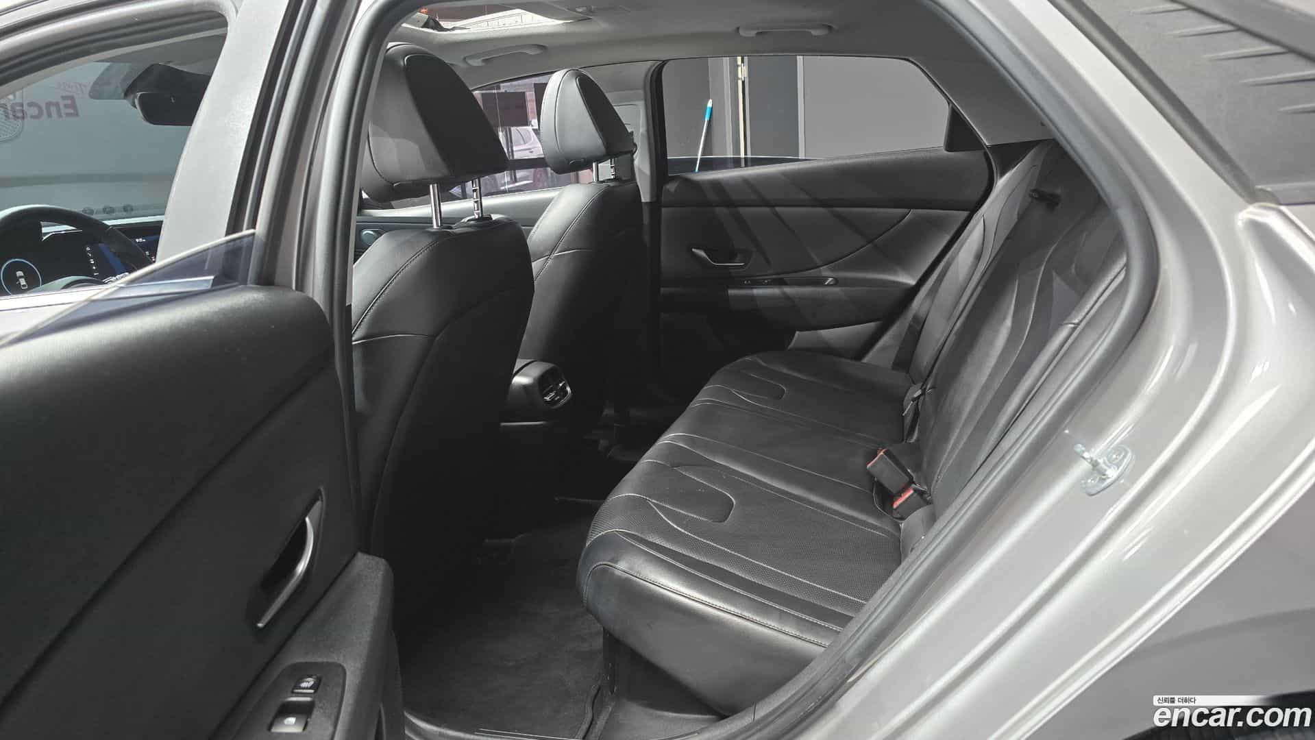 AVANTE Hyundai 2021.11-OPTION-017