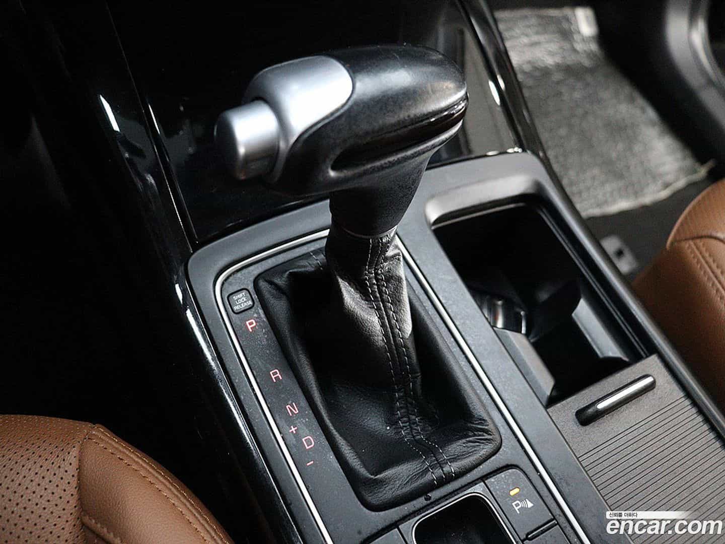 Sorento Kia 2019.2-INNER-008