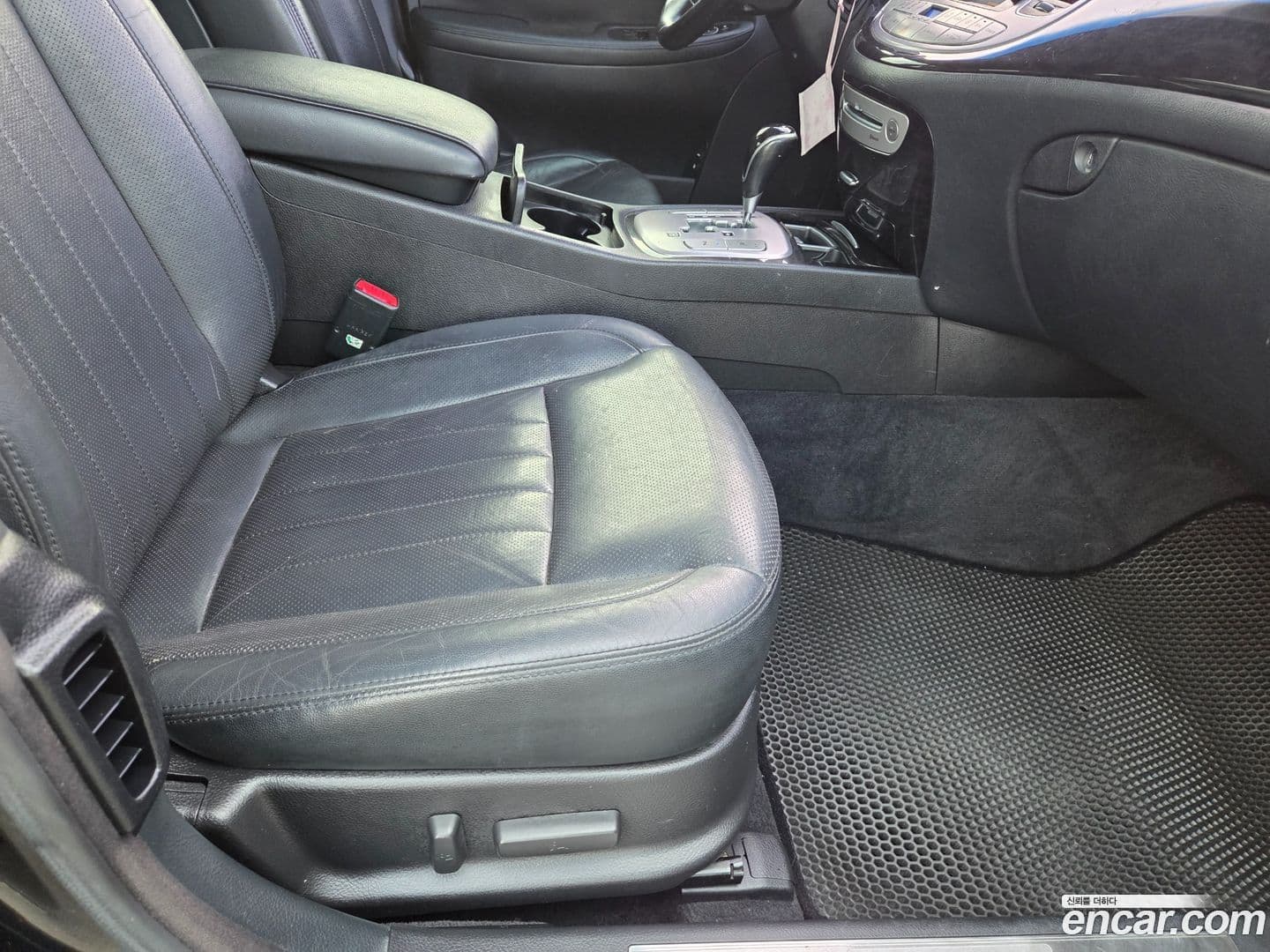 Main__Slider__Photo:Genesis Hyundai 2013.3-10