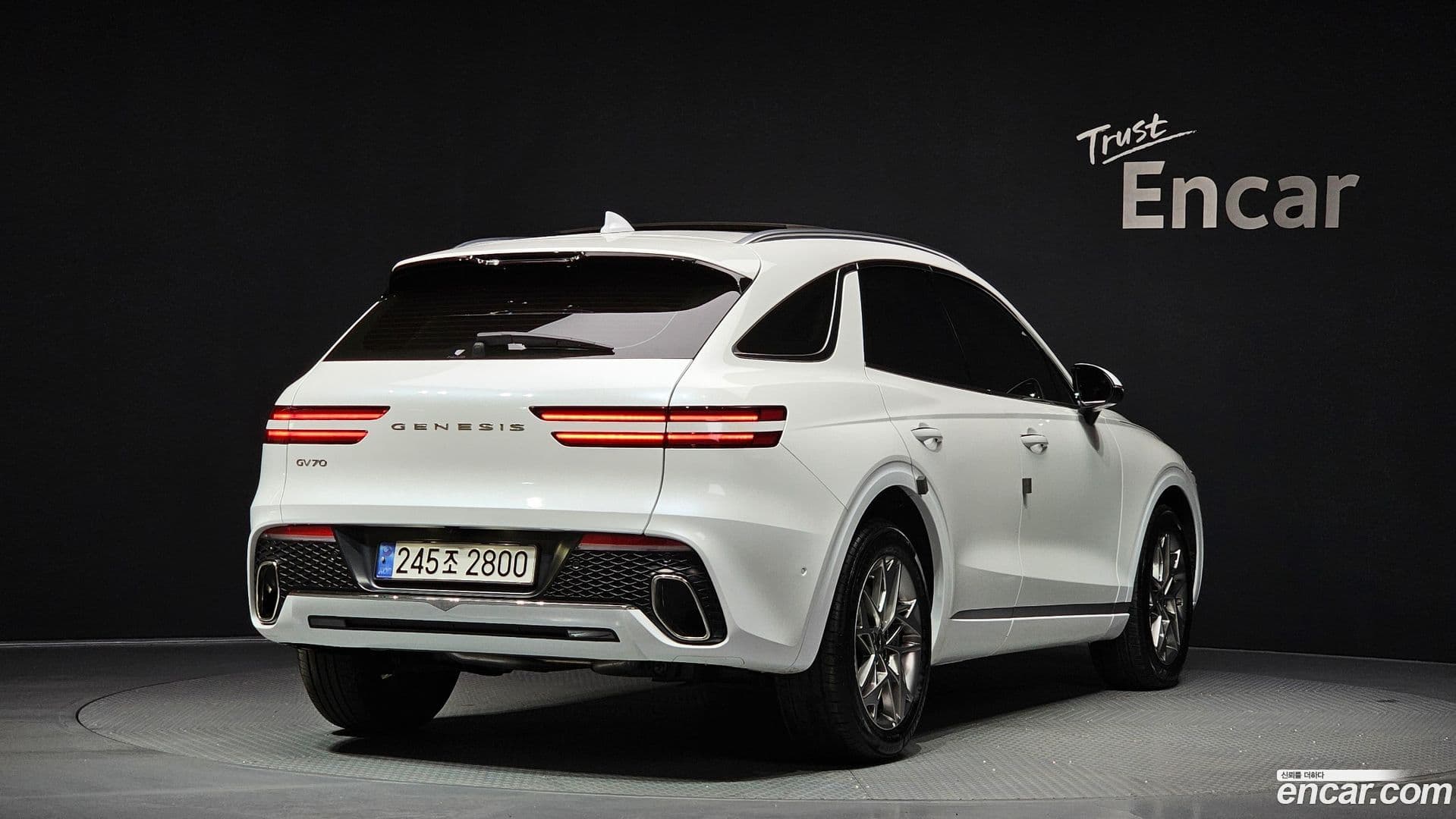 Main__Slider__Photo:GV70 Genesis 2024.0-1