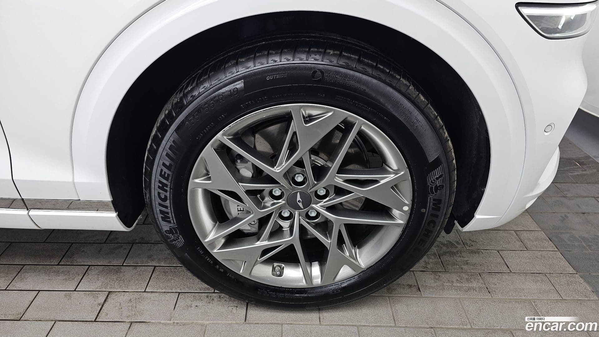 Main__Slider__Photo:GV70 Genesis 2024.0-4