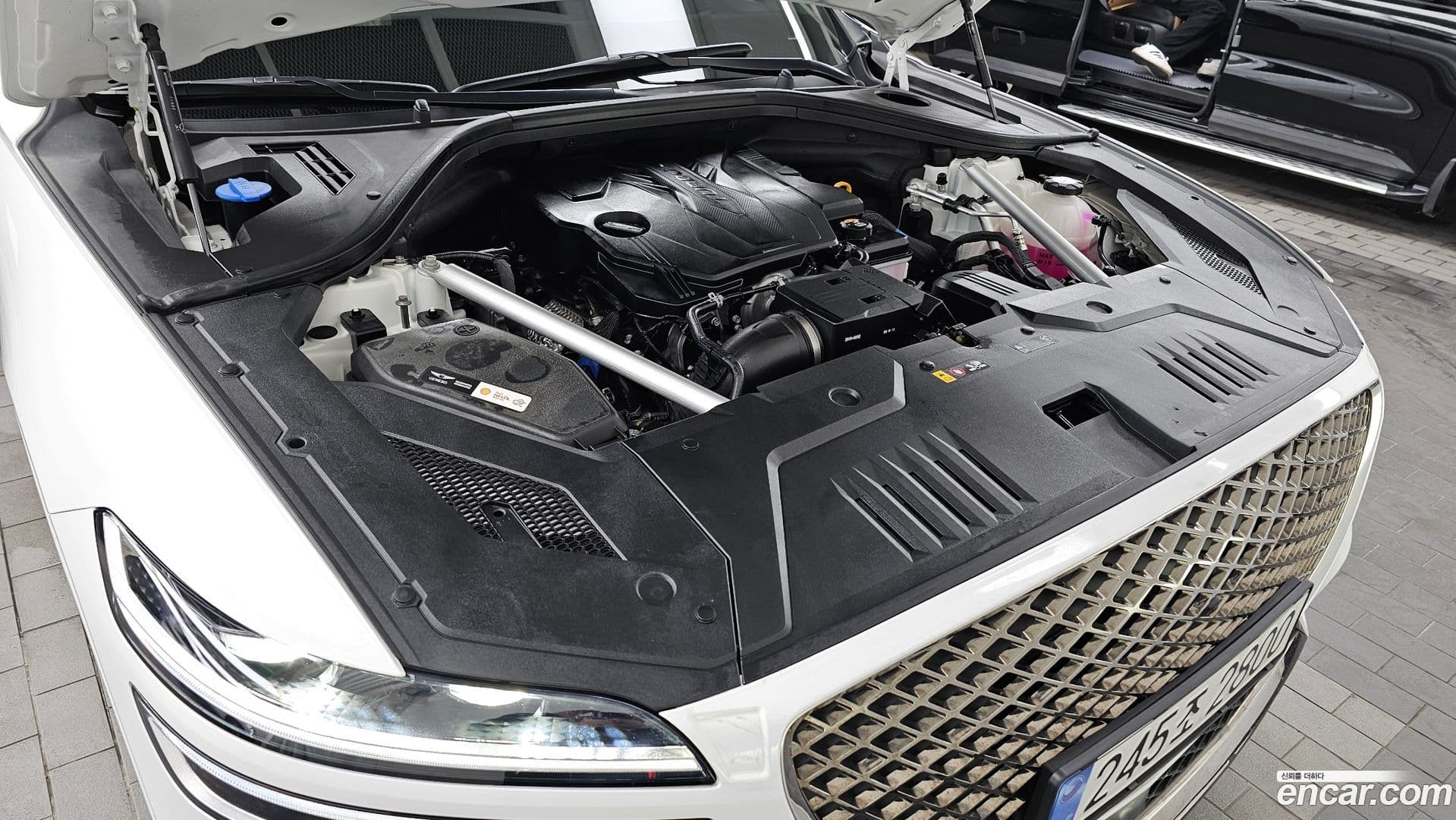 Main__Slider__Photo:GV70 Genesis 2024.0-5