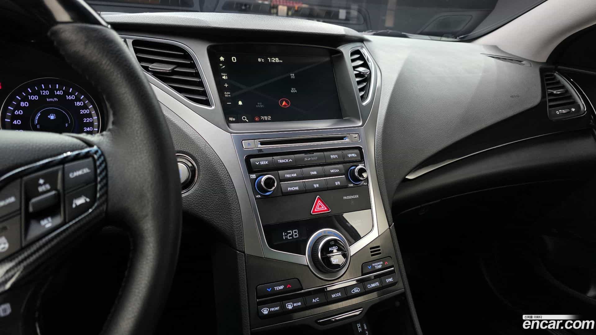 Grandeur Hyundai 2015.0-OPTION-018