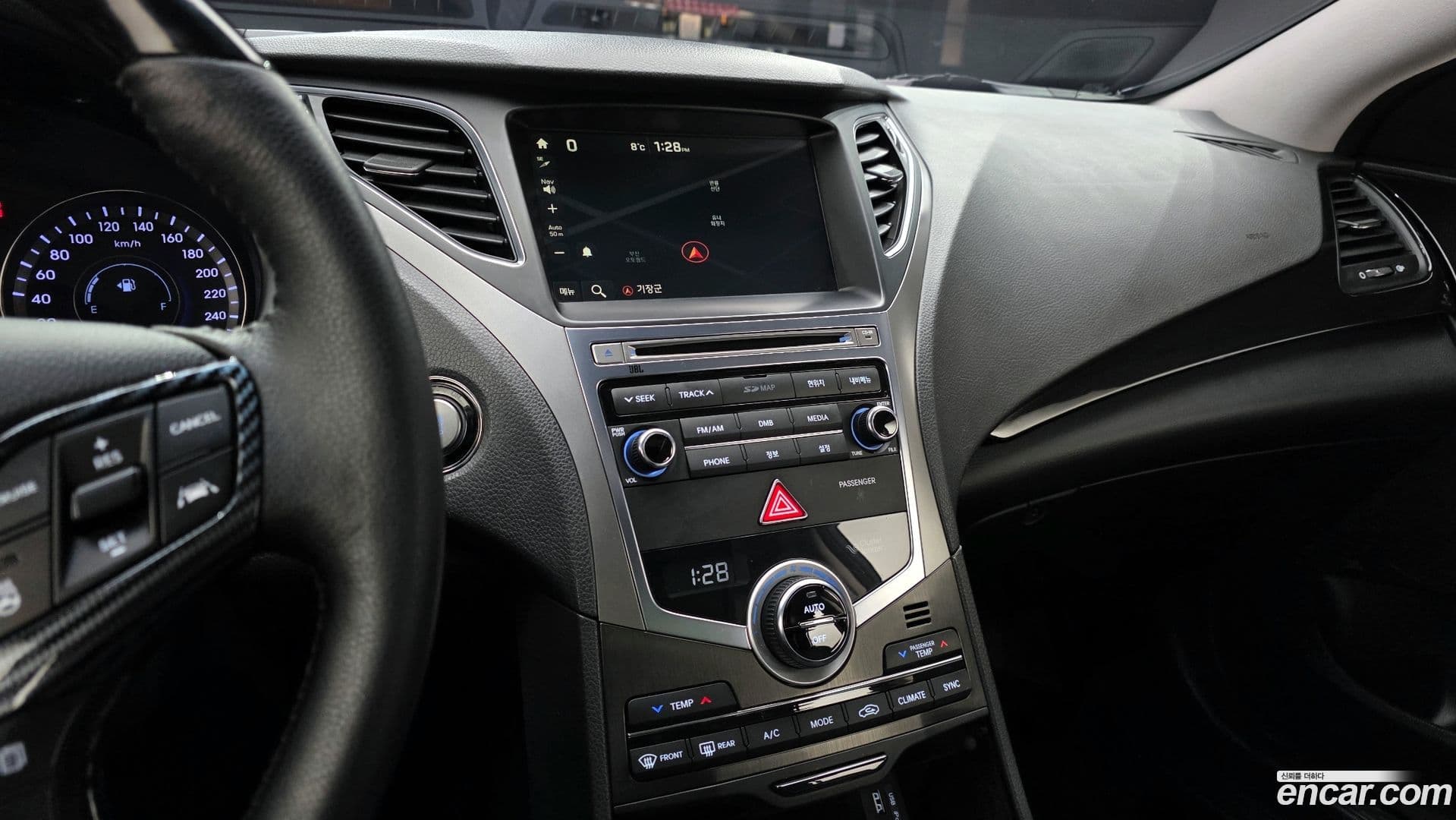 Main__Slider__Photo:Grandeur Hyundai 2015.0-13